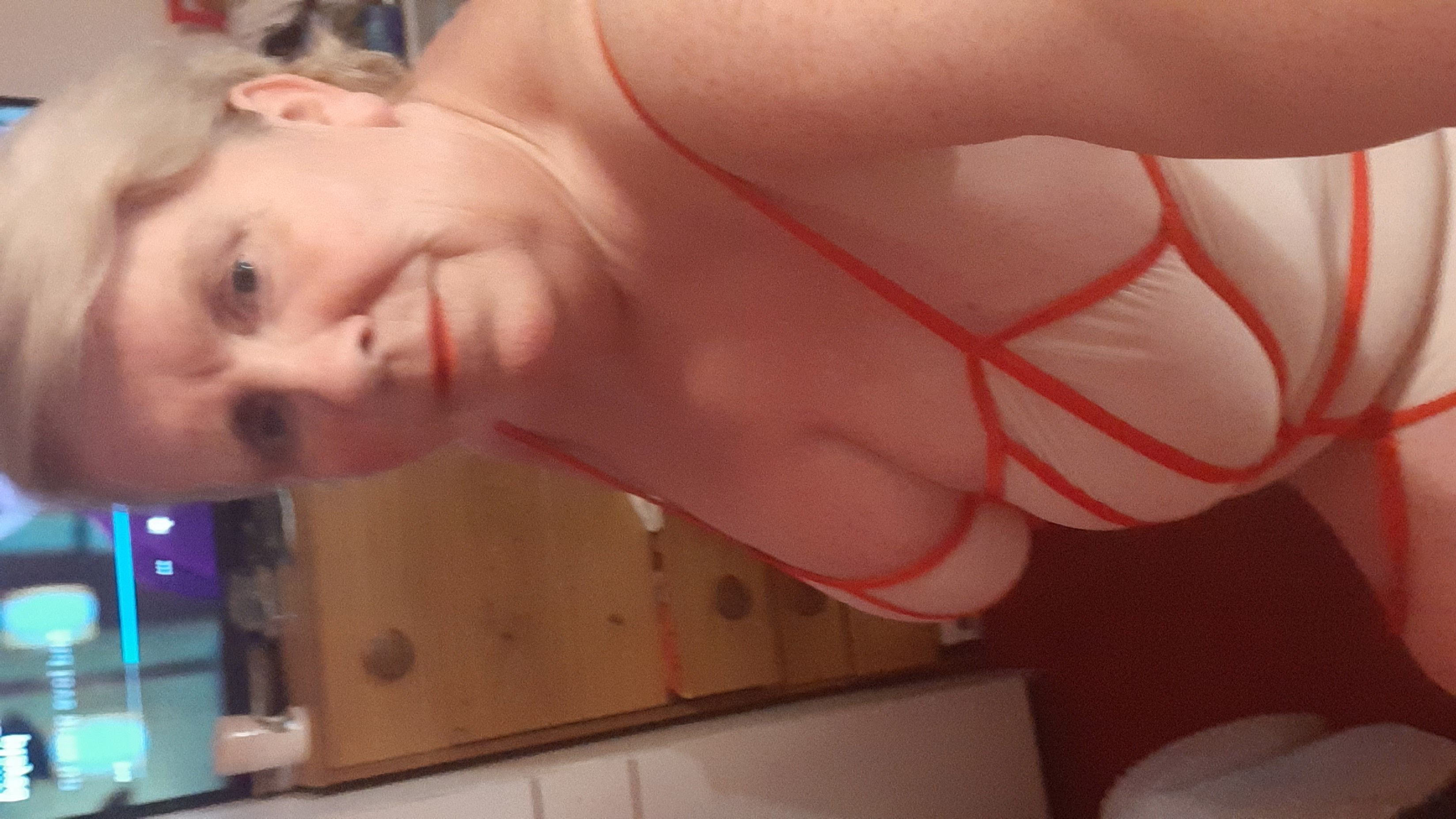 https://cdn.adultwork.com/gallery/G12/8457823.jpg