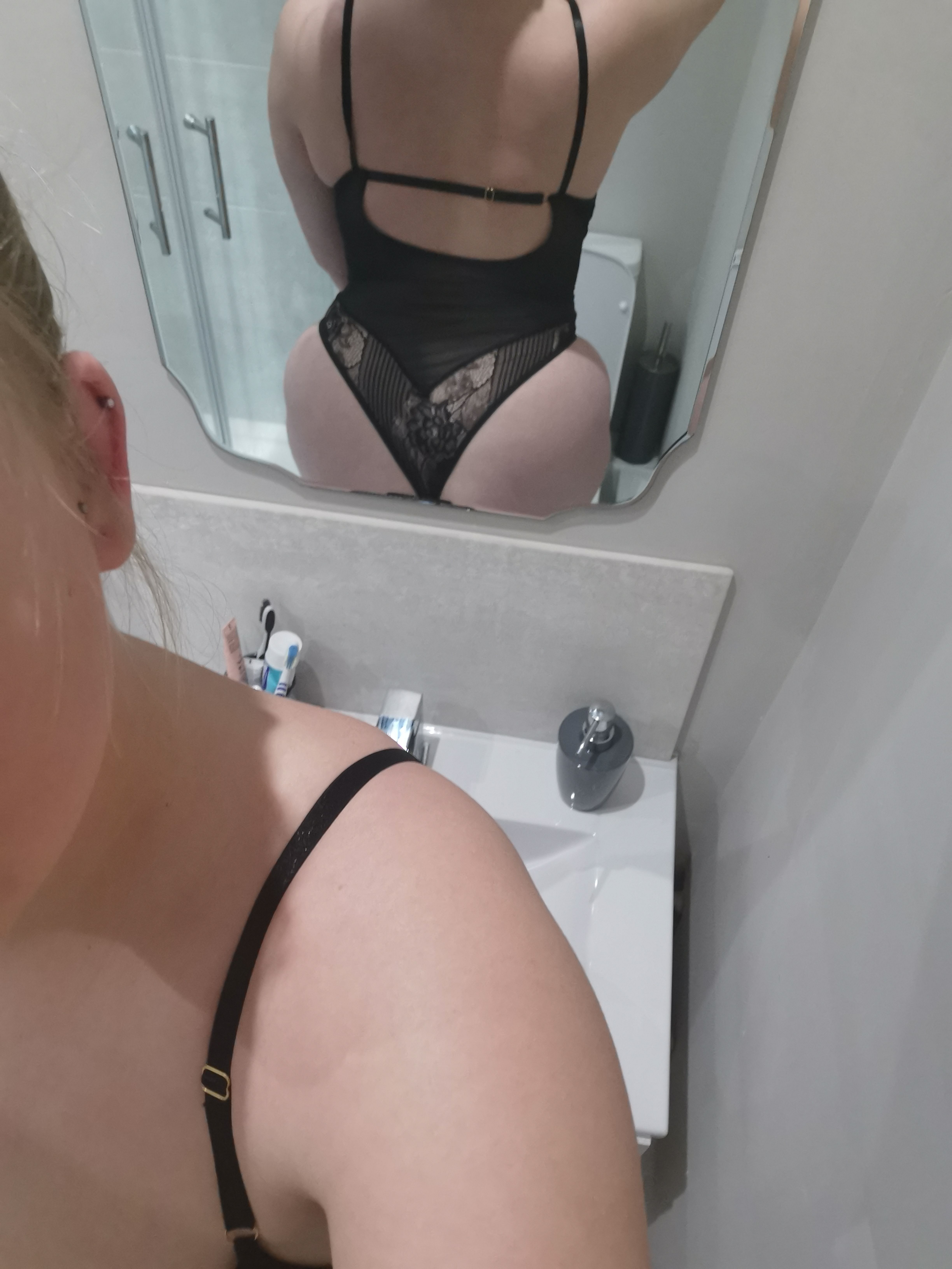 https://cdn.adultwork.com/gallery/G12/8460855.jpg