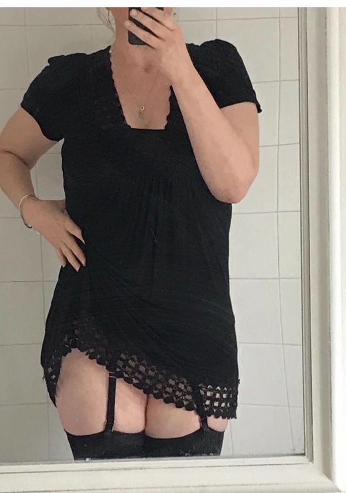 https://cdn.adultwork.com/gallery/G12/8461925.jpg