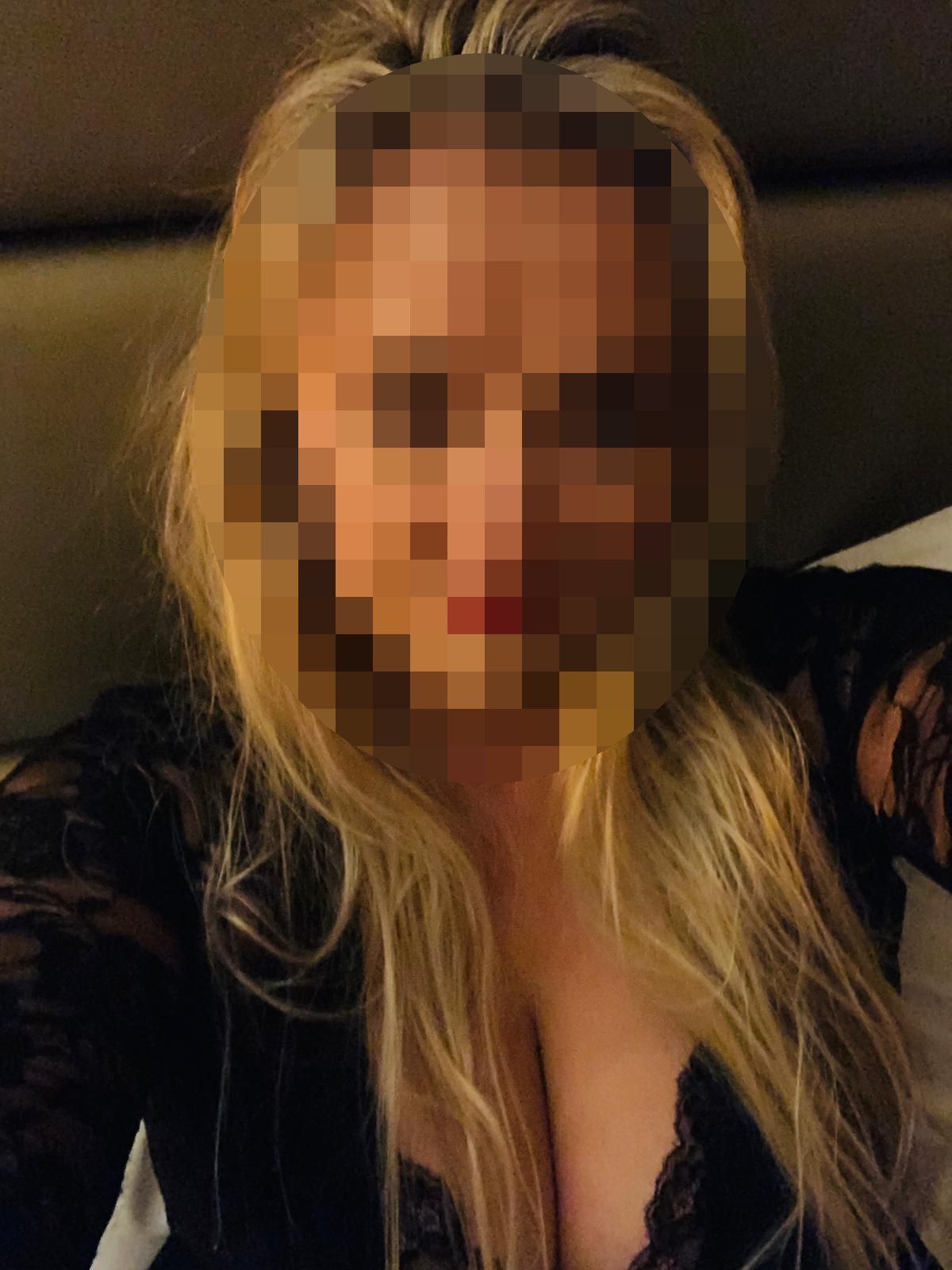 https://cdn.adultwork.com/gallery/G12/8462281.jpg