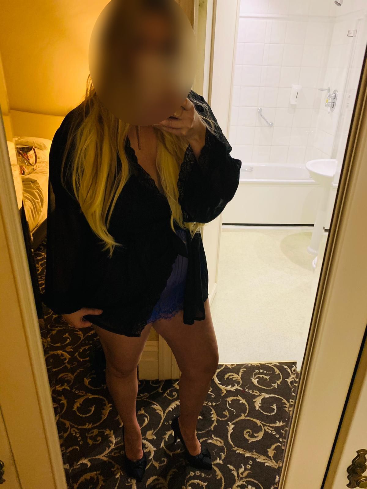 https://cdn.adultwork.com/gallery/G12/8462302.jpg