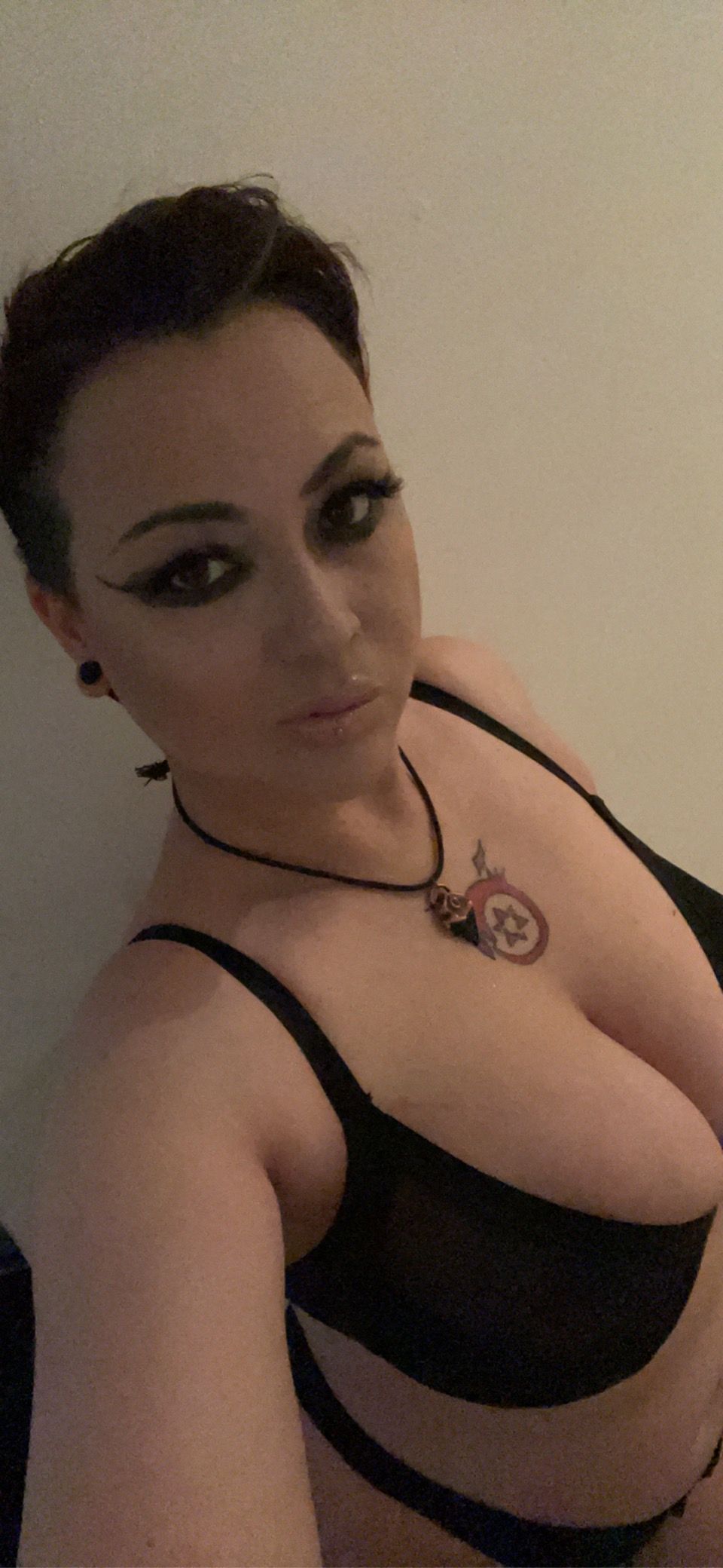 https://cdn.adultwork.com/gallery/G12/8462453.jpg