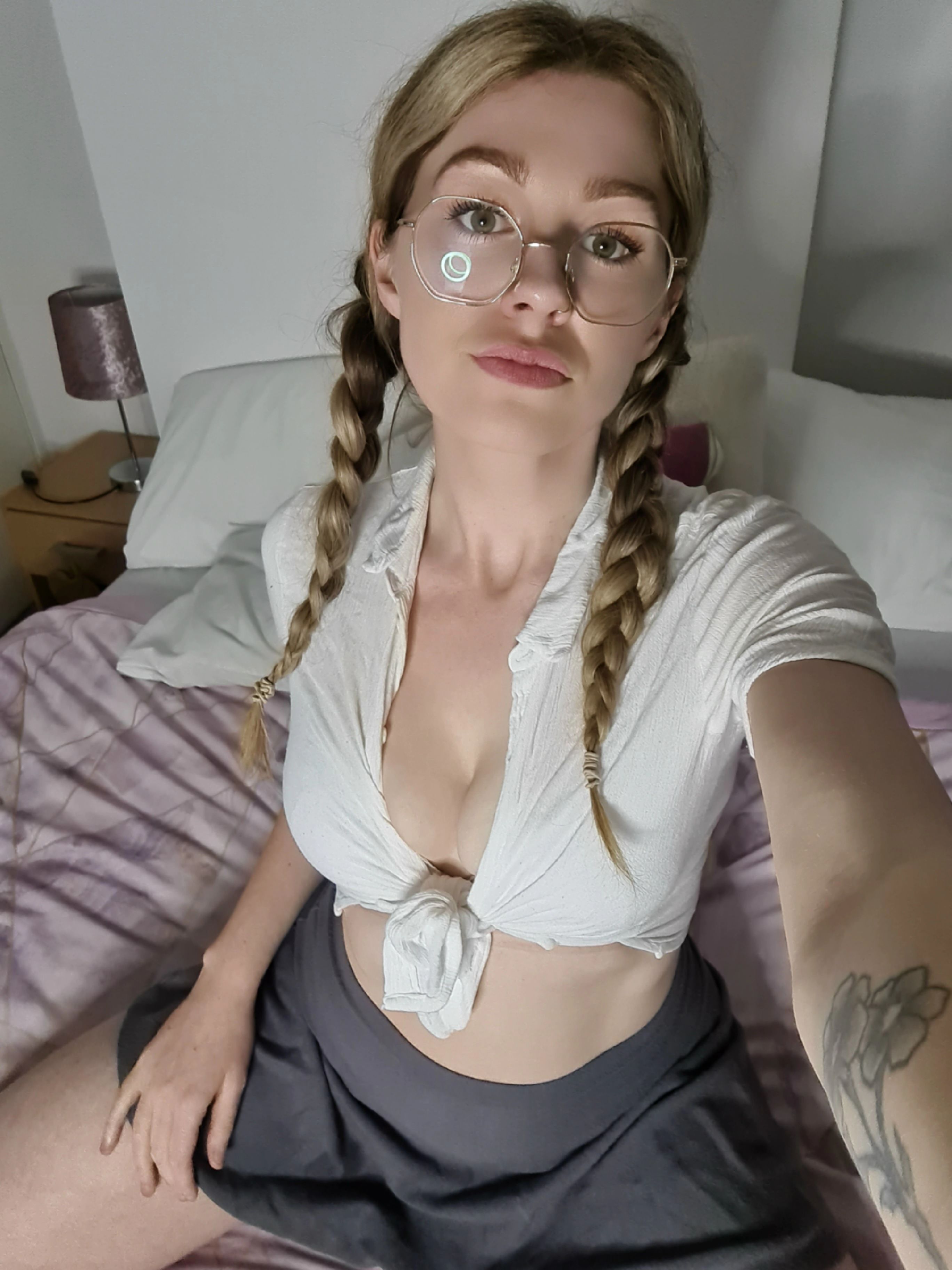 https://cdn.adultwork.com/gallery/G12/8465855.jpg