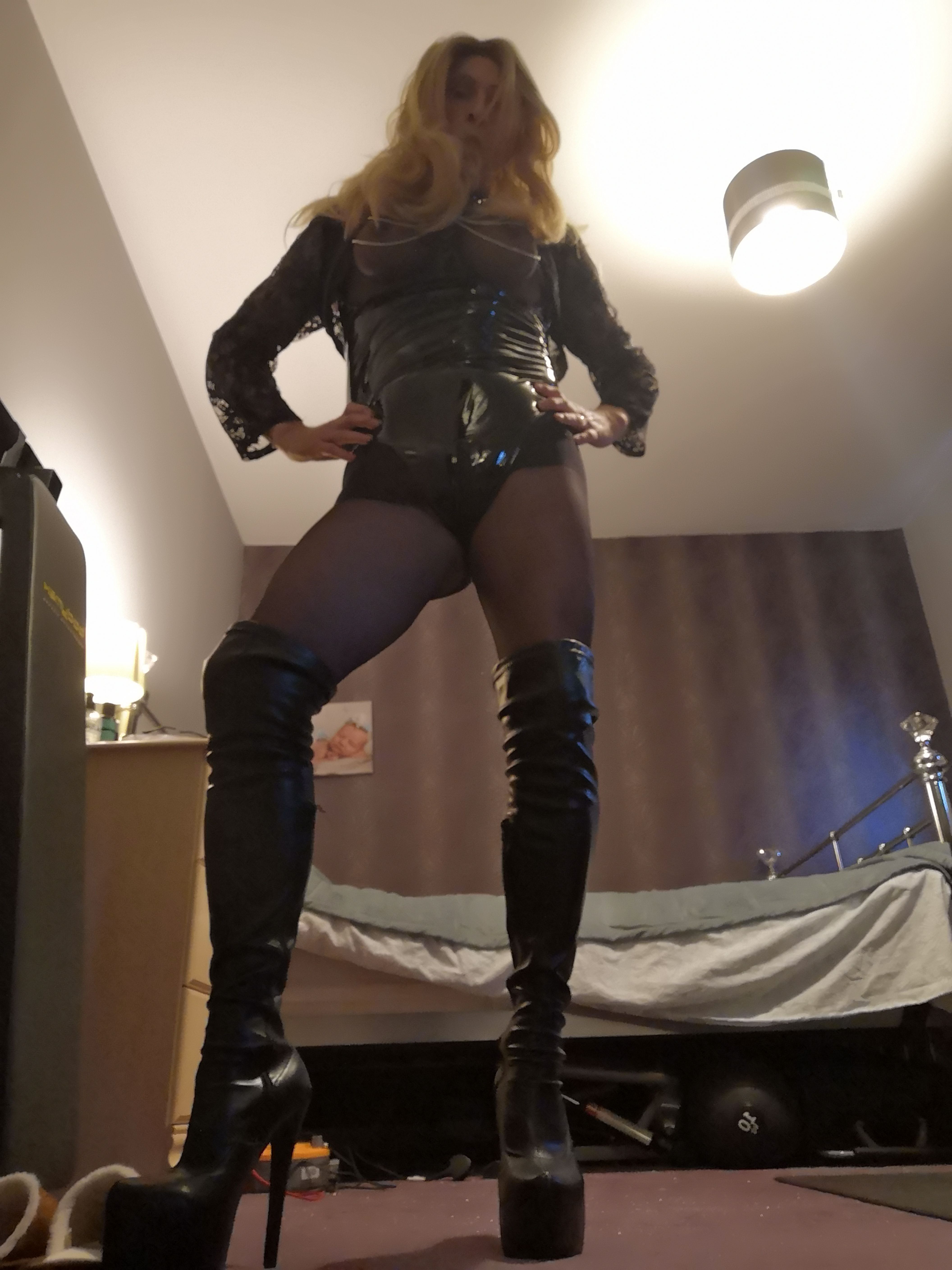 https://cdn.adultwork.com/gallery/G12/8466685.jpg