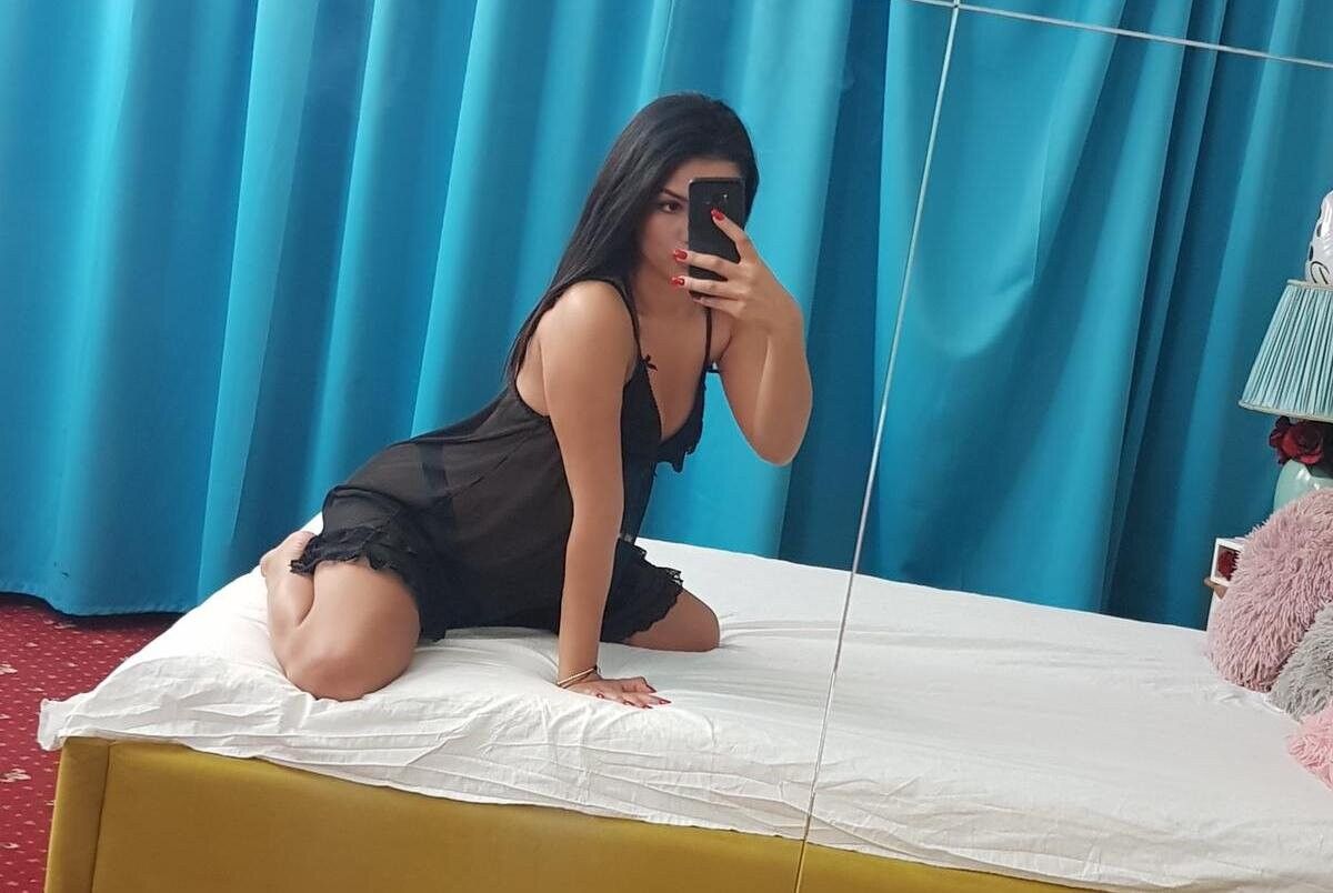 https://cdn.adultwork.com/gallery/G12/8466924.jpg