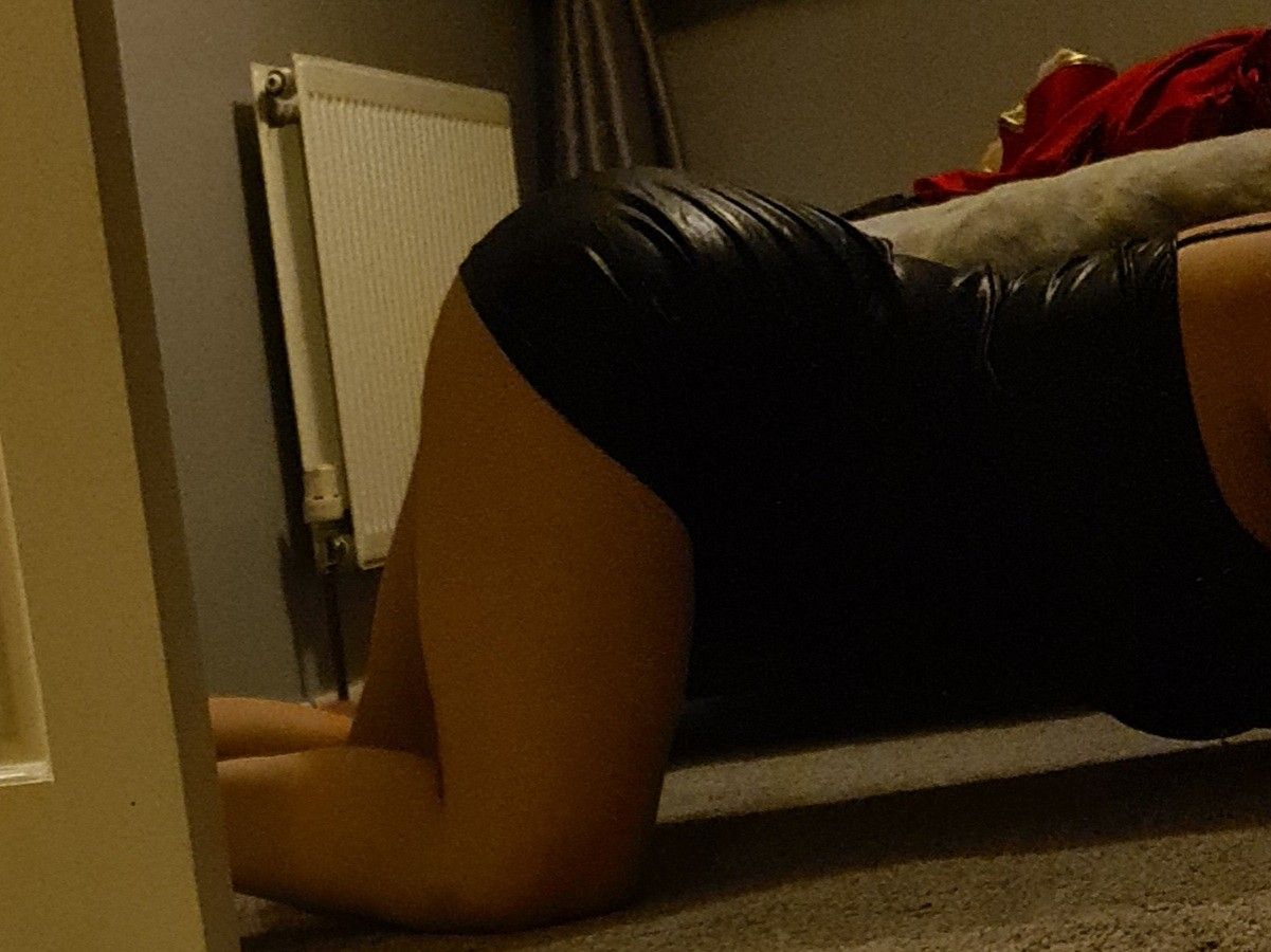 https://cdn.adultwork.com/gallery/G12/8468136.jpg