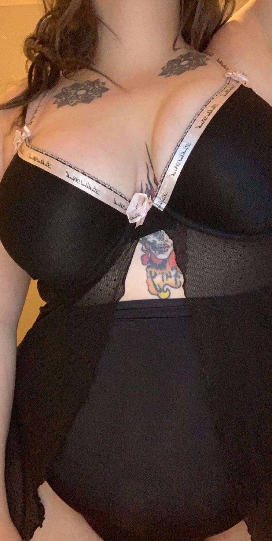 https://cdn.adultwork.com/gallery/G12/8468271.jpg