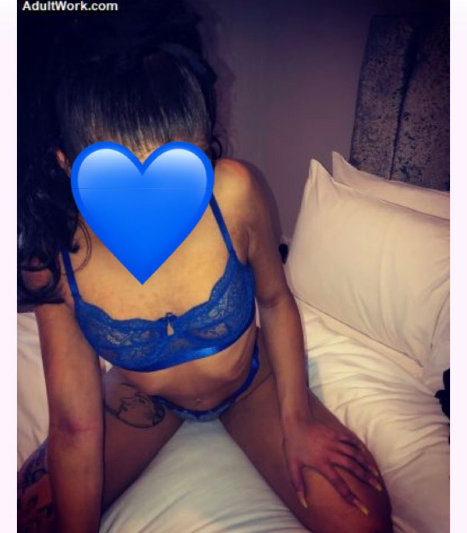 https://cdn.adultwork.com/gallery/G12/8468543.jpg