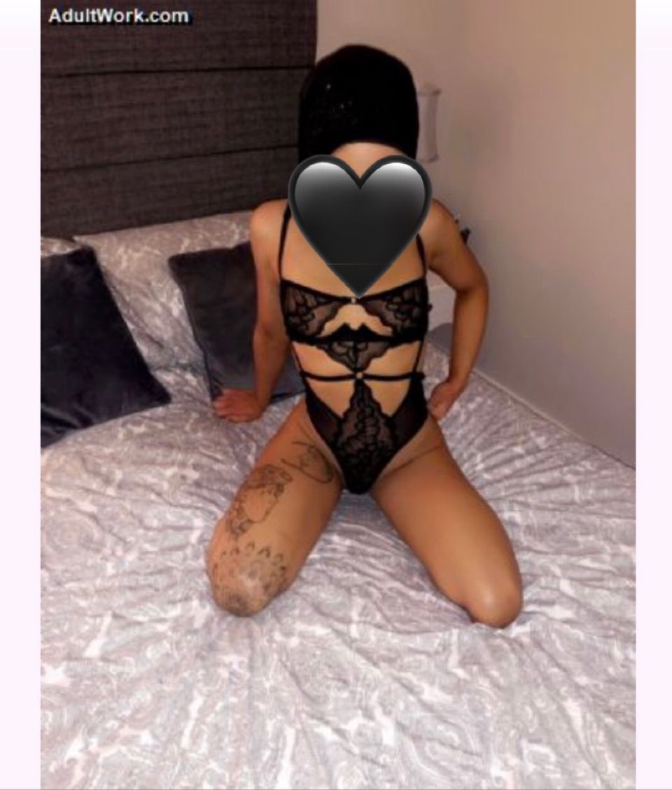 https://cdn.adultwork.com/gallery/G12/8468544.jpg