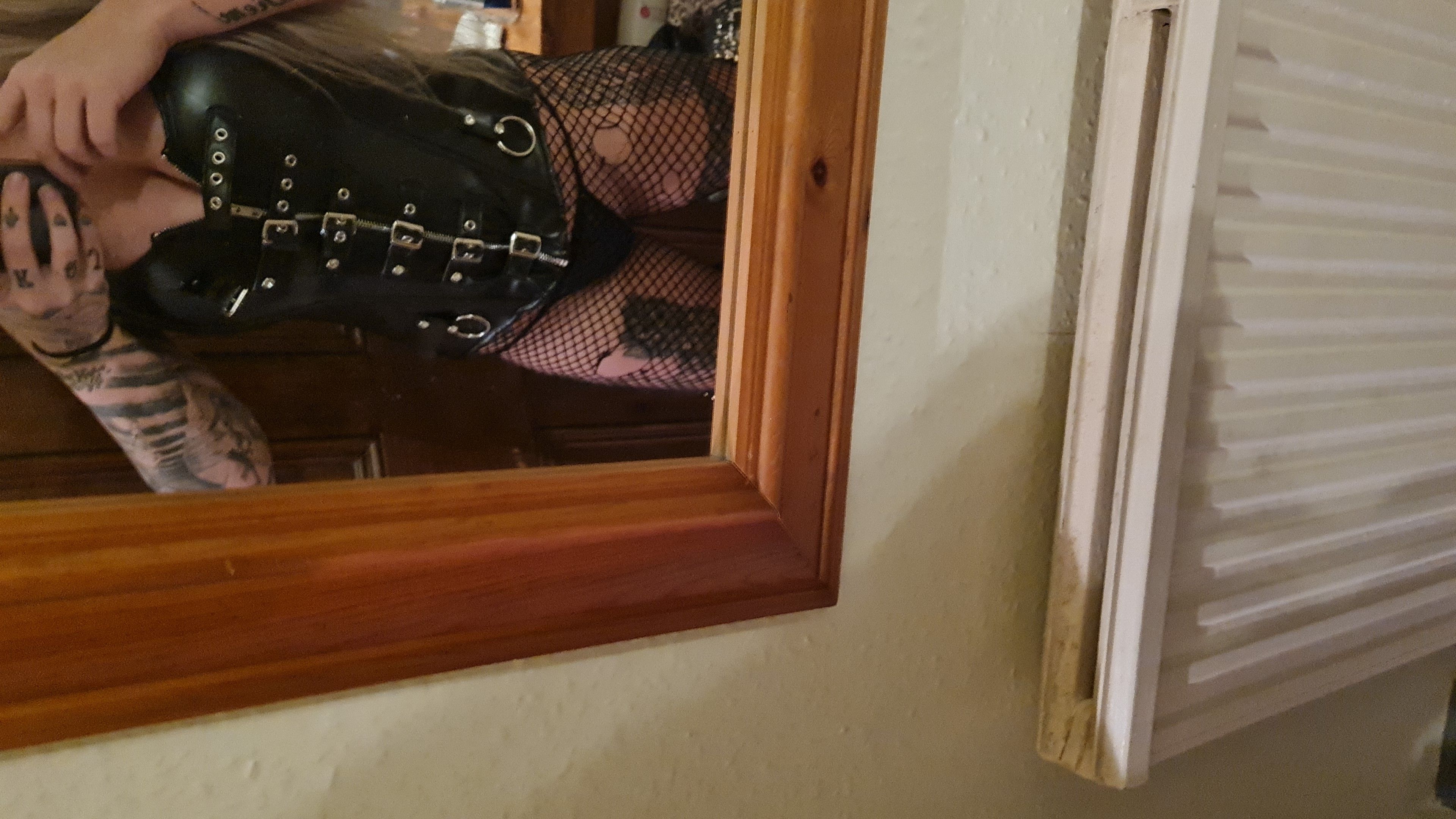 https://cdn.adultwork.com/gallery/G12/8471889.jpg