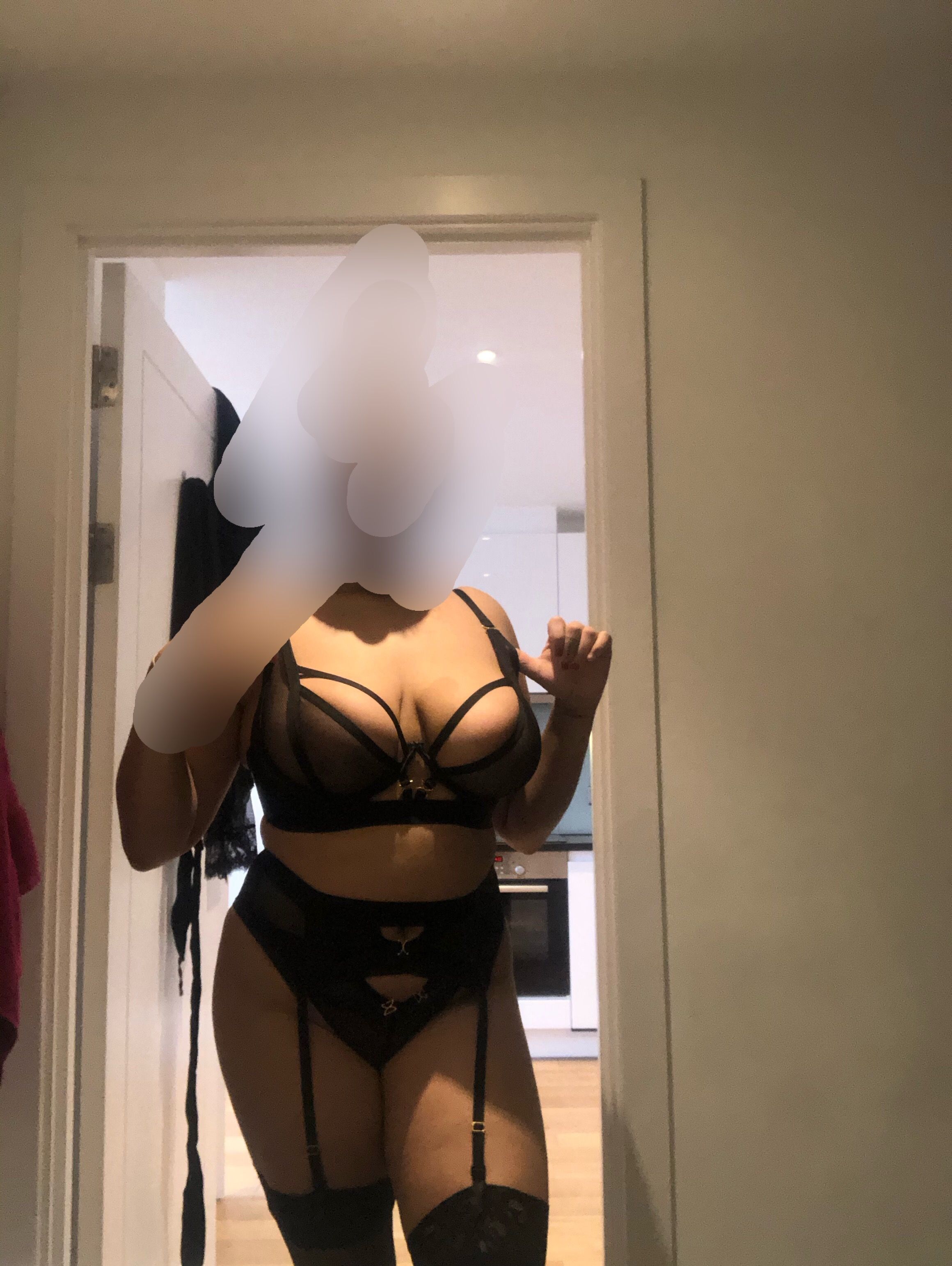 https://cdn.adultwork.com/gallery/G12/8472372.jpg