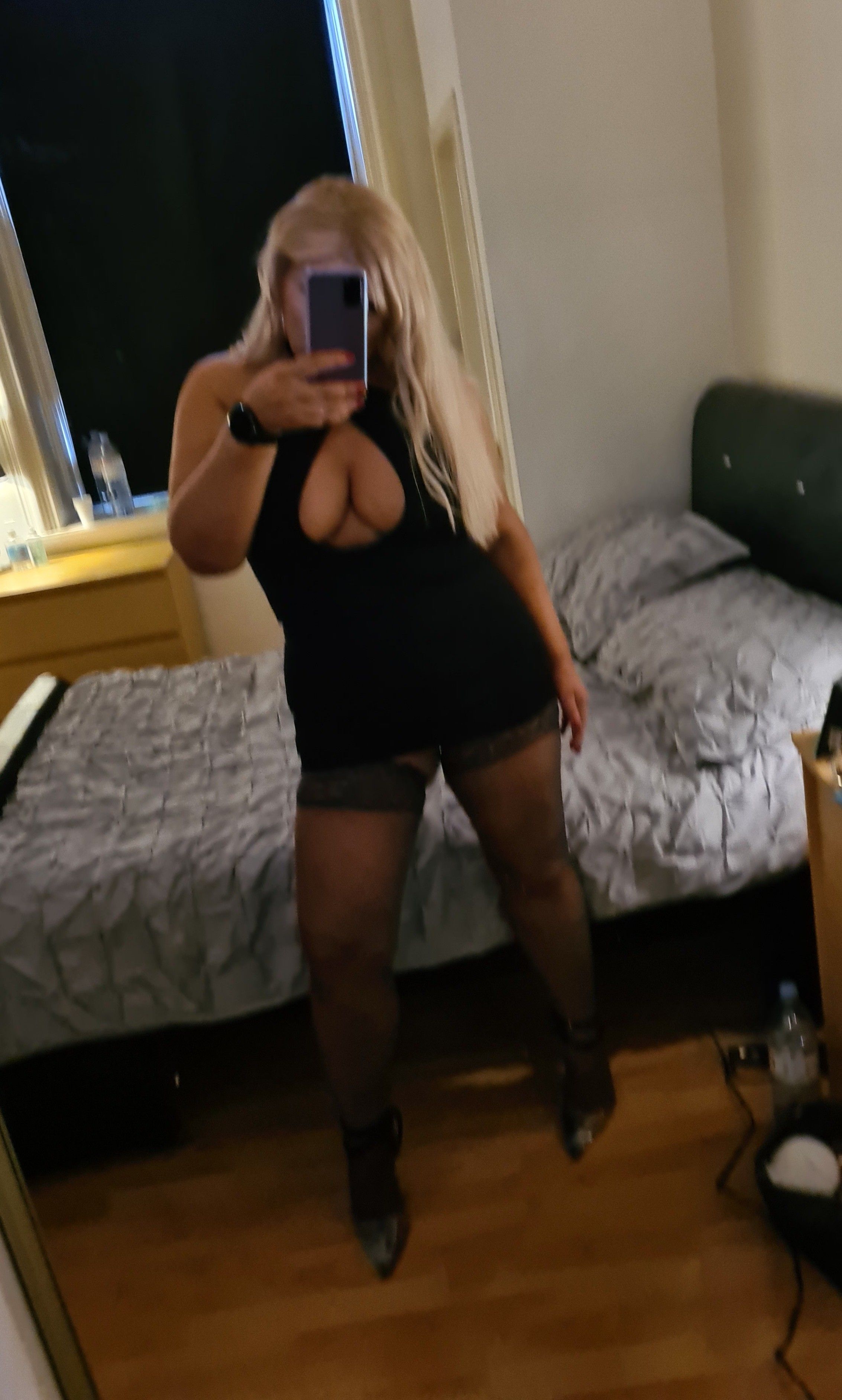 https://cdn.adultwork.com/gallery/G12/8474499.jpg