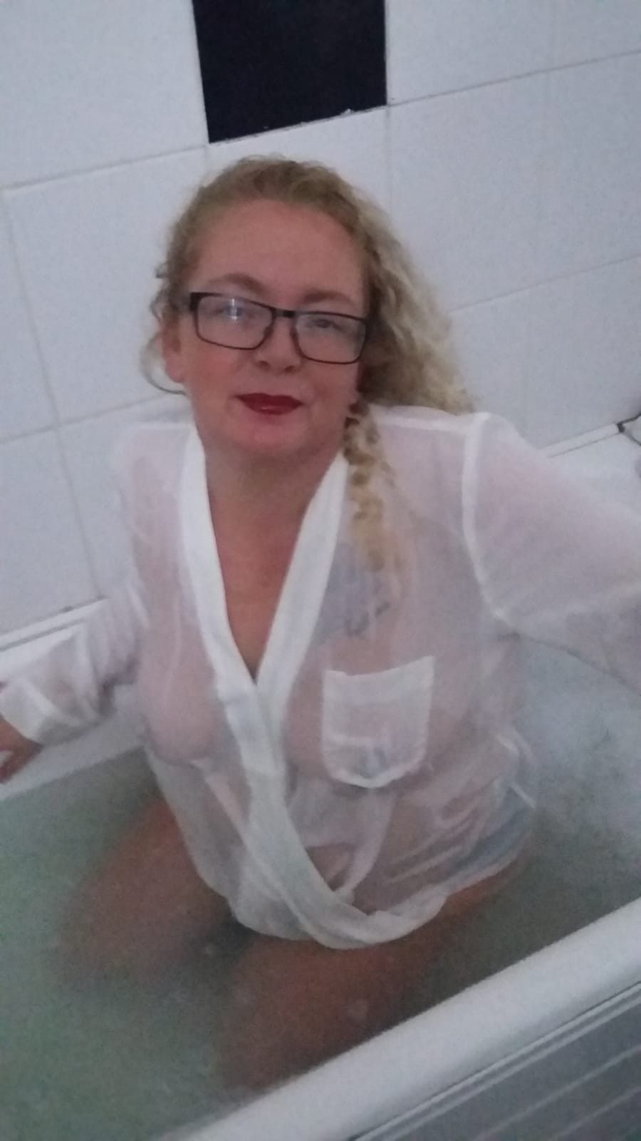 https://cdn.adultwork.com/gallery/G12/8475524.jpg