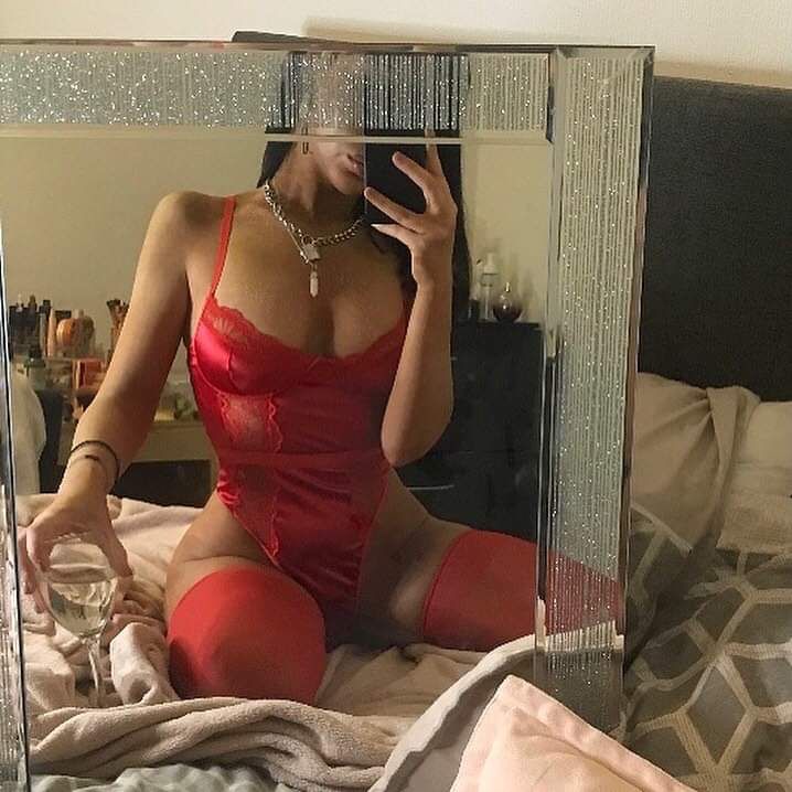 https://cdn.adultwork.com/gallery/G12/8475793.jpg