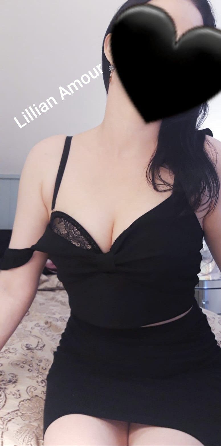 https://cdn.adultwork.com/gallery/G12/8479030.jpg