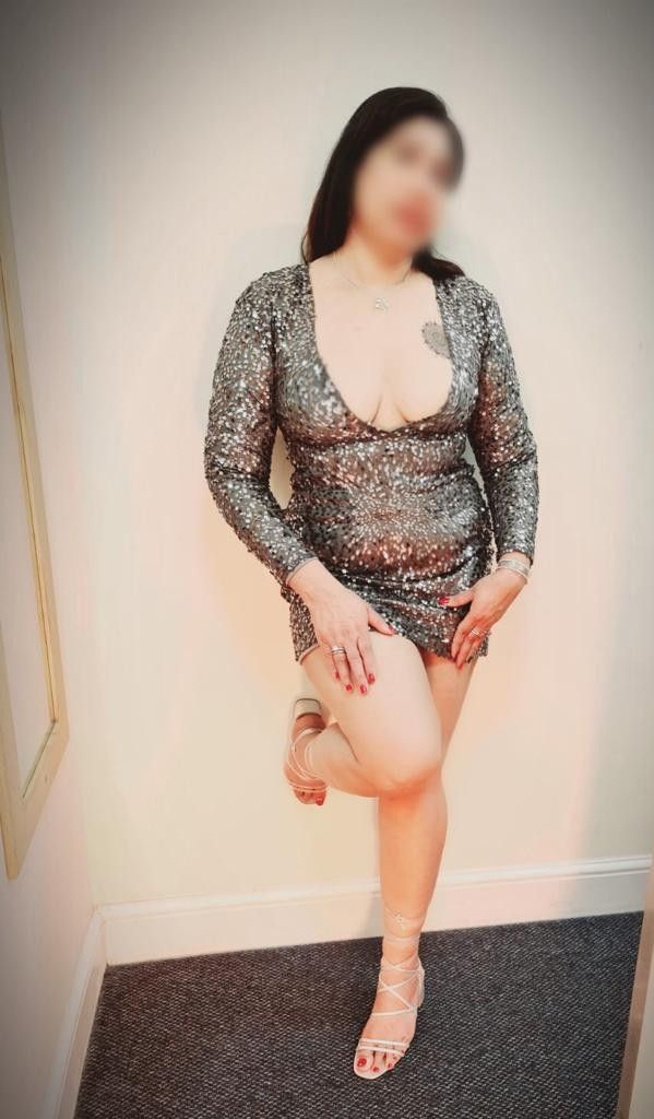 https://cdn.adultwork.com/gallery/G12/8479913.jpg