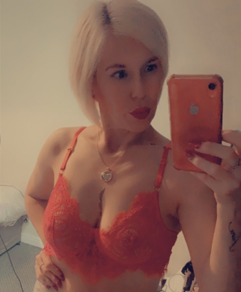 https://cdn.adultwork.com/gallery/G12/8479942.jpg