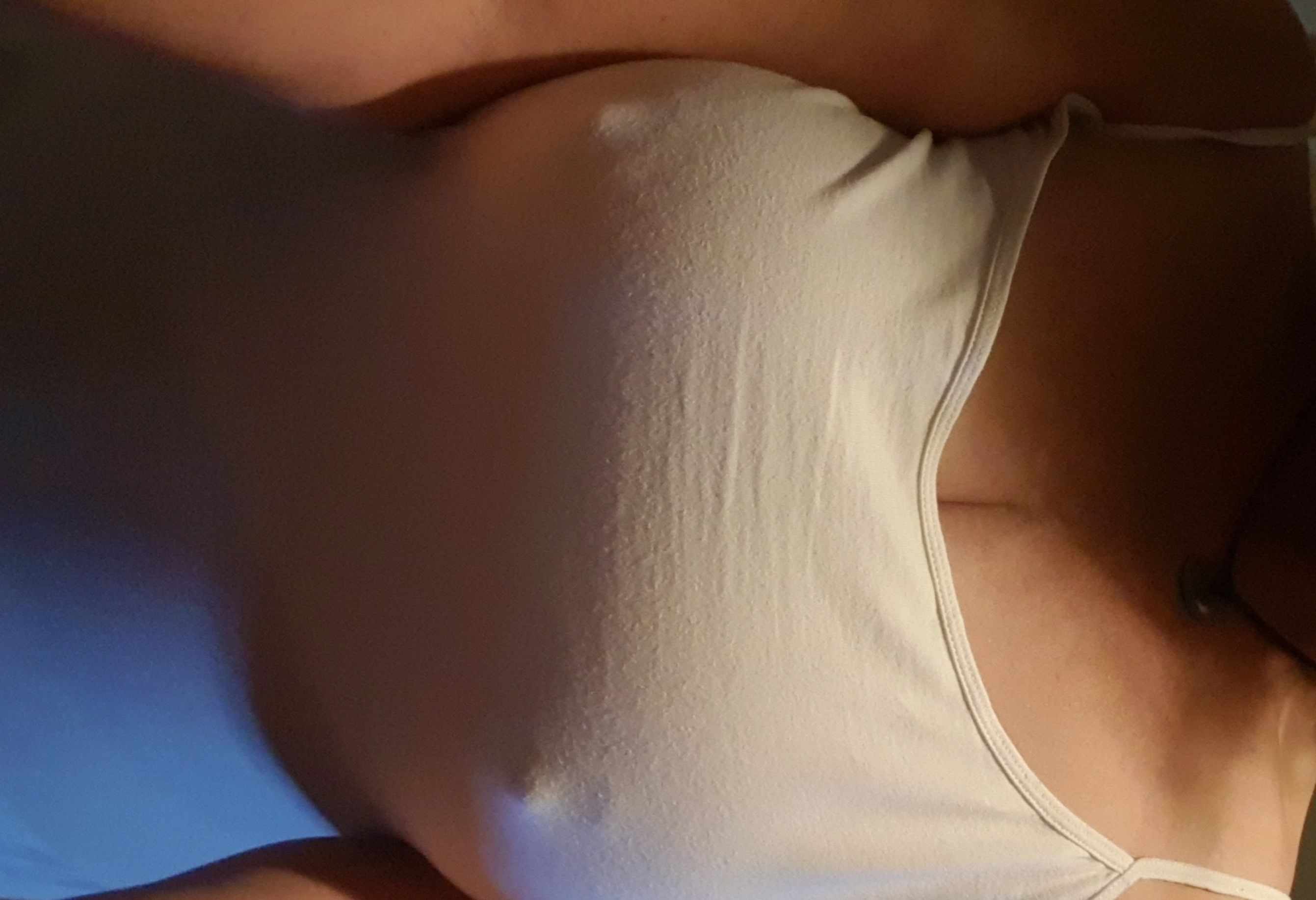 https://cdn.adultwork.com/gallery/G12/8480242.jpg