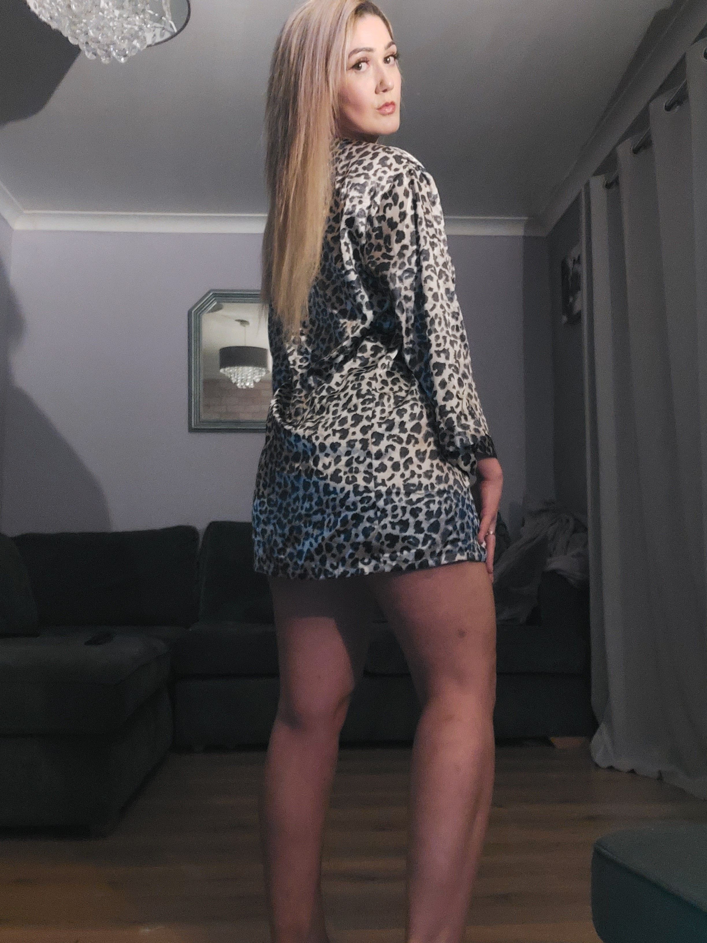 https://cdn.adultwork.com/gallery/G12/8480447.jpg