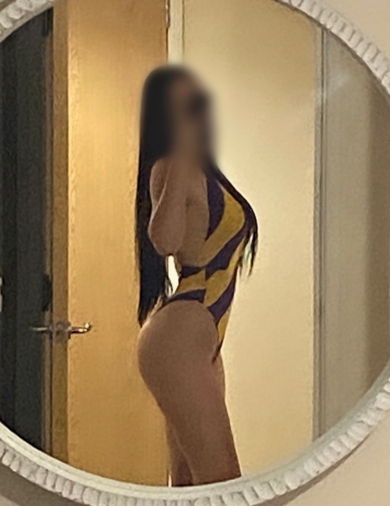 https://cdn.adultwork.com/gallery/G12/8481342.jpg