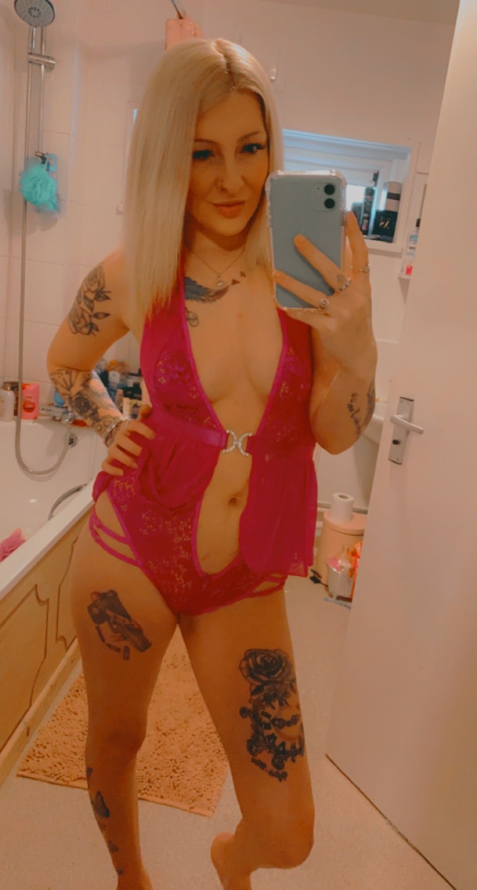 https://cdn.adultwork.com/gallery/G12/8481499.jpg