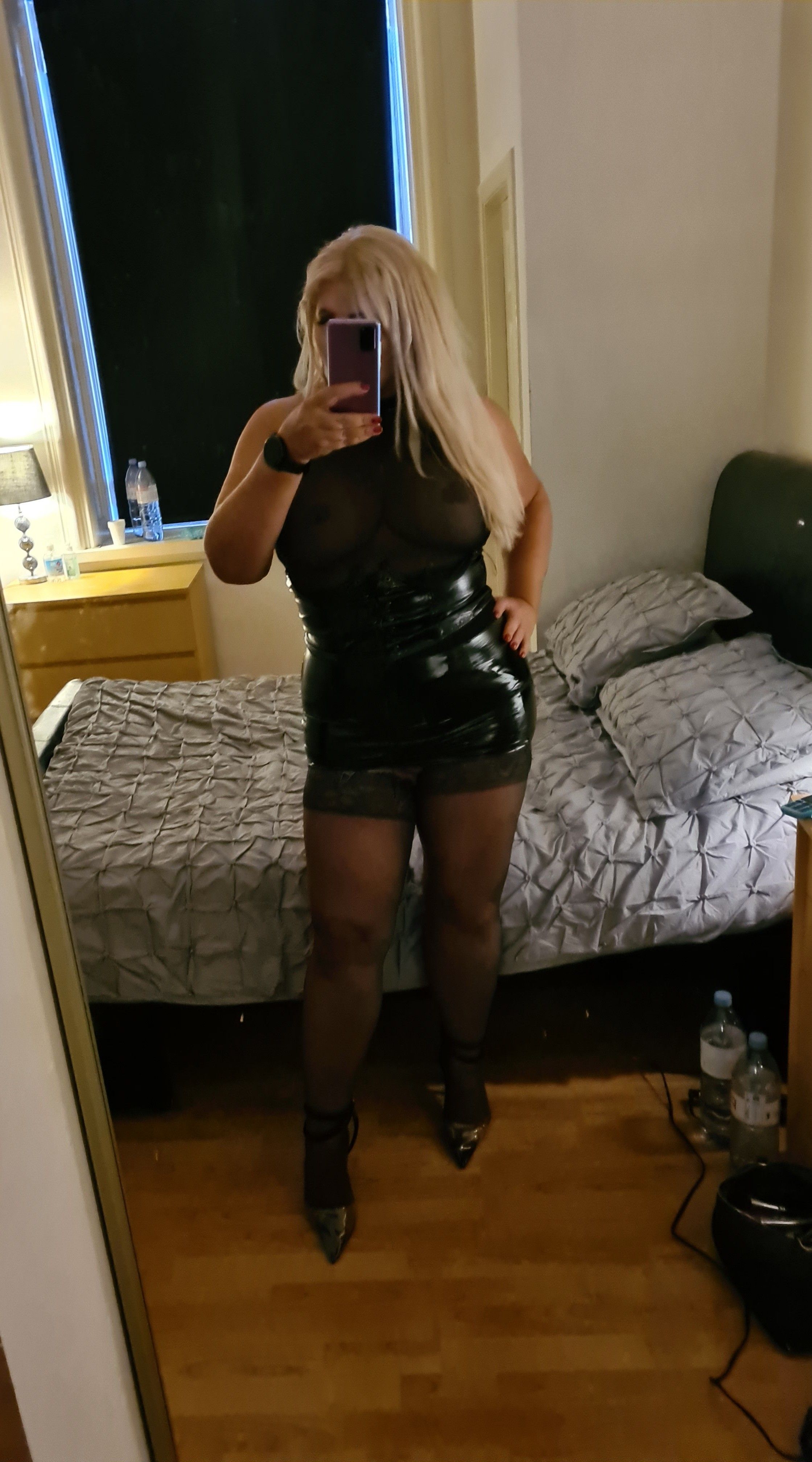 https://cdn.adultwork.com/gallery/G12/8481786.jpg