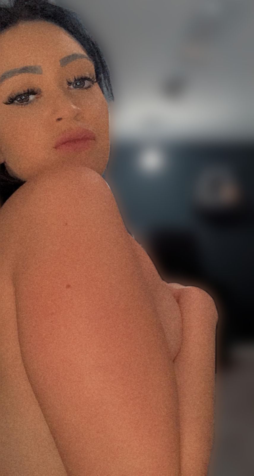 https://cdn.adultwork.com/gallery/G12/8482788.jpg