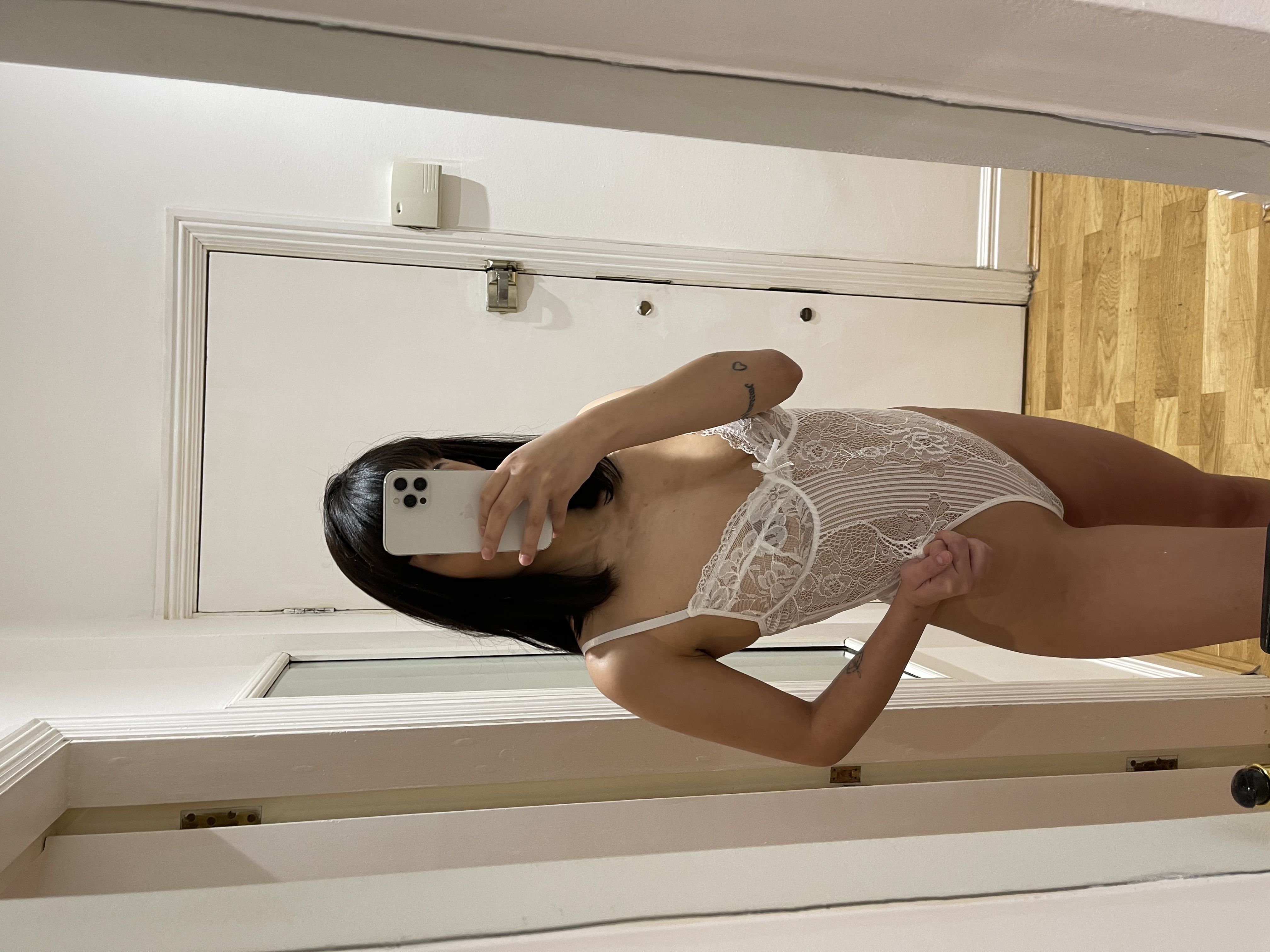 https://cdn.adultwork.com/gallery/G12/8483861.jpg