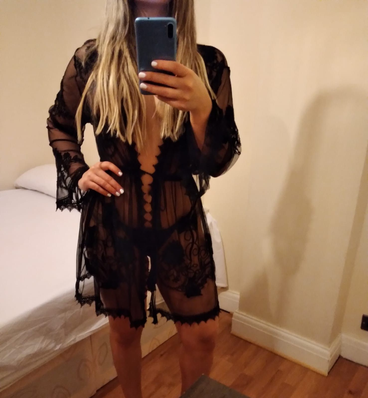 https://cdn.adultwork.com/gallery/G12/8484472.jpg