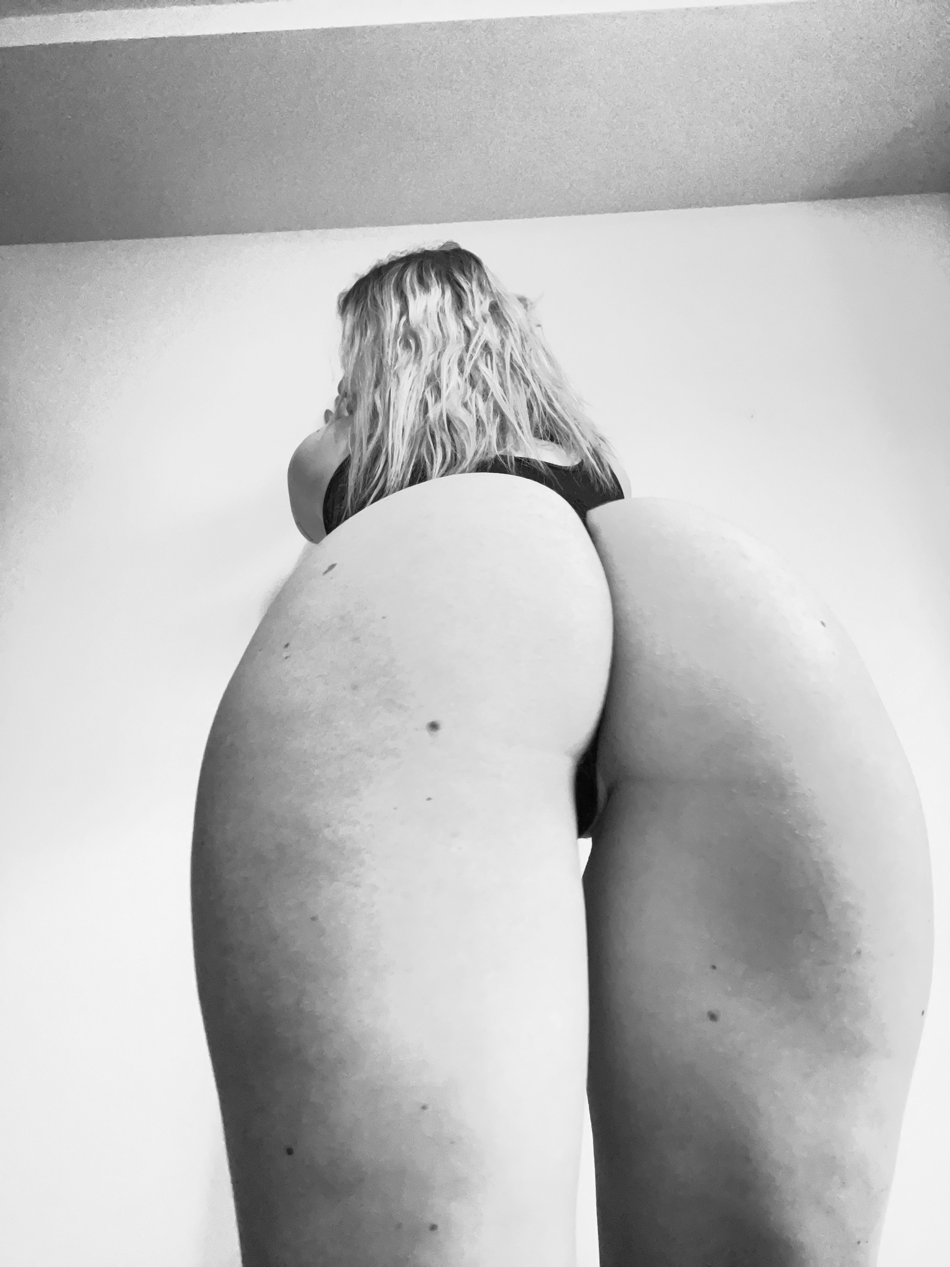 https://cdn.adultwork.com/gallery/G12/8485777.jpg