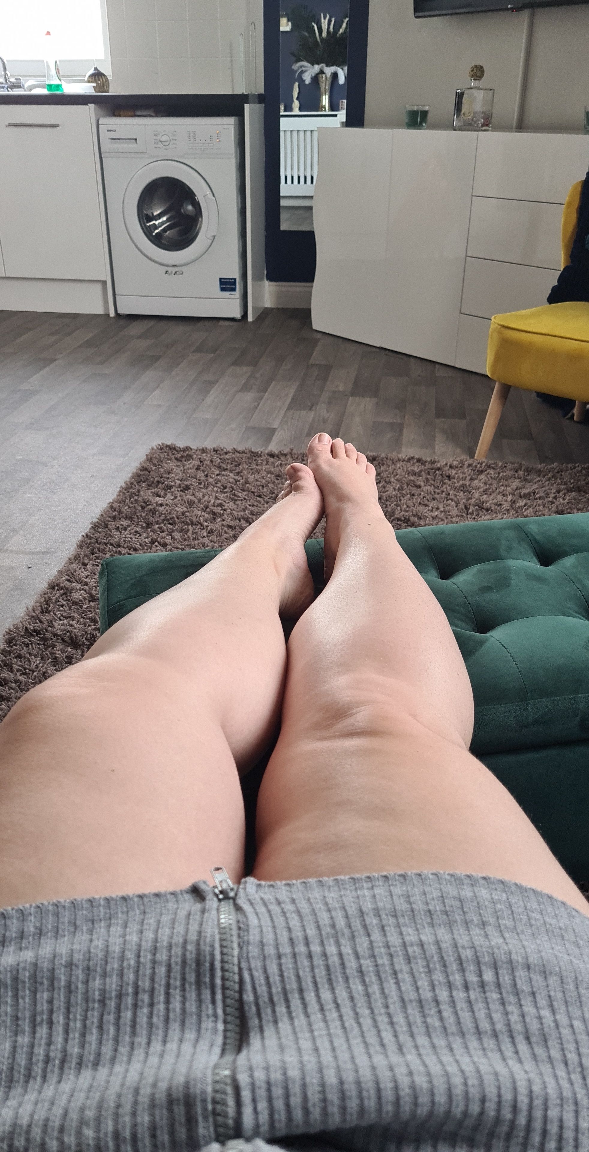 https://cdn.adultwork.com/gallery/G12/8488353.jpg