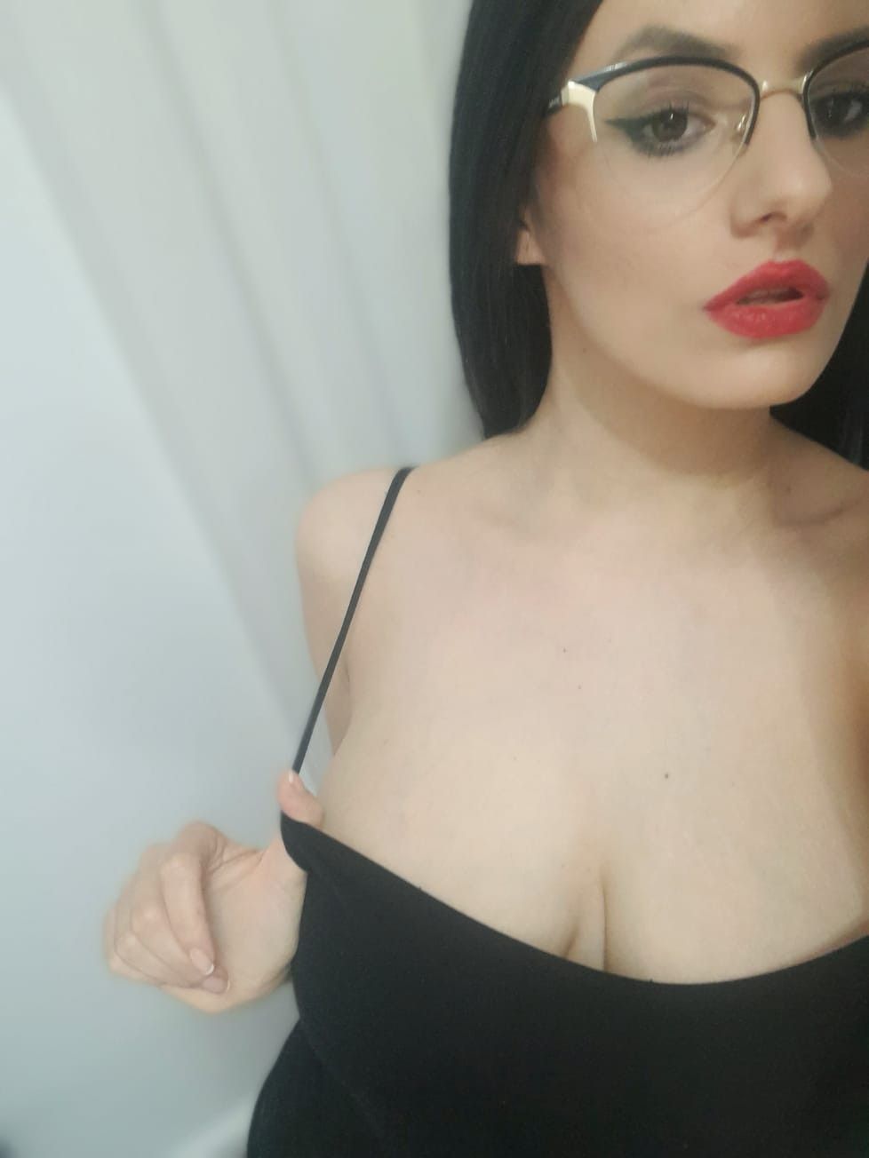 https://cdn.adultwork.com/gallery/G12/8490007.jpg