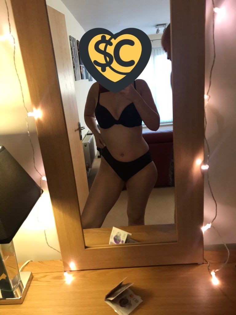 https://cdn.adultwork.com/gallery/G12/8490246.jpg