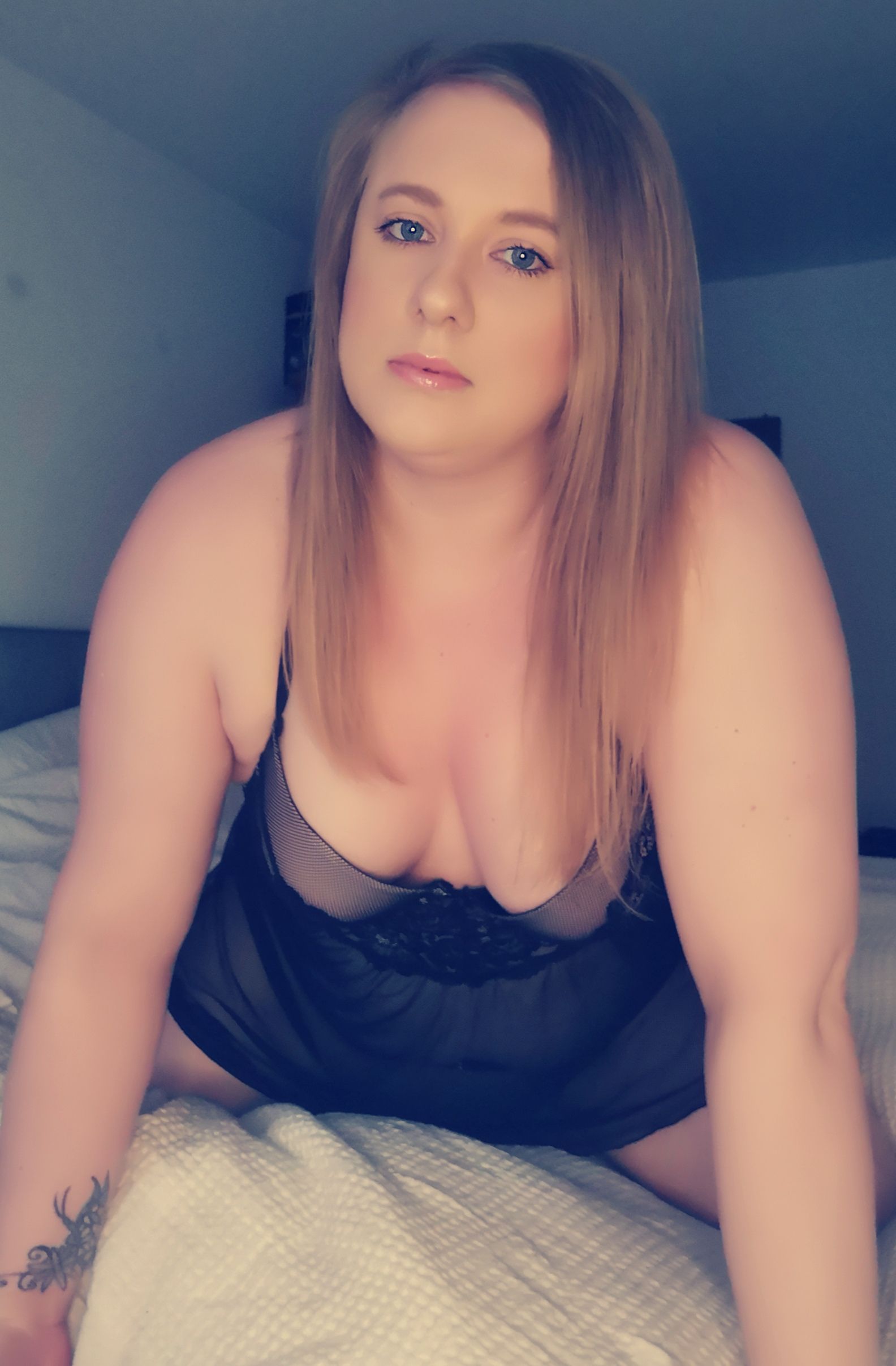 https://cdn.adultwork.com/gallery/G12/8492714.jpg