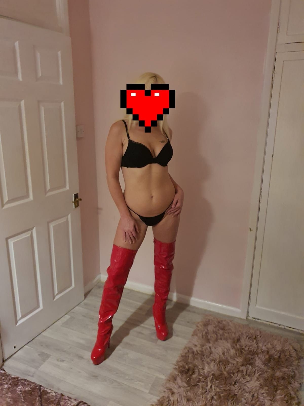 https://cdn.adultwork.com/gallery/G12/8493032.jpg