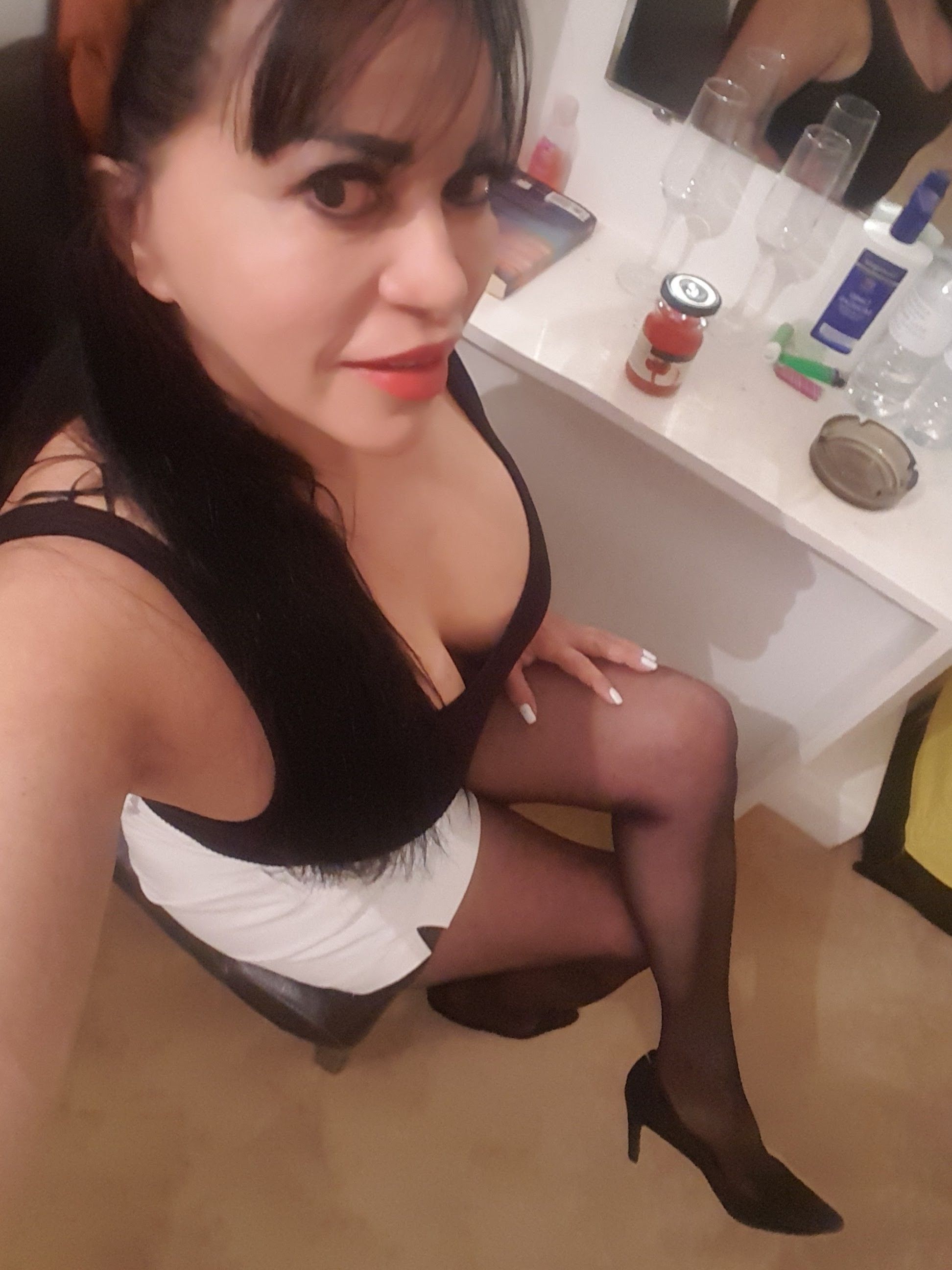 https://cdn.adultwork.com/gallery/G12/8494334.jpg