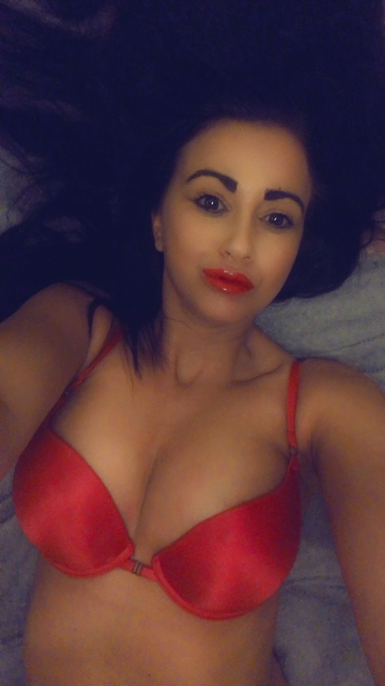 https://cdn.adultwork.com/gallery/G12/8501373.jpg