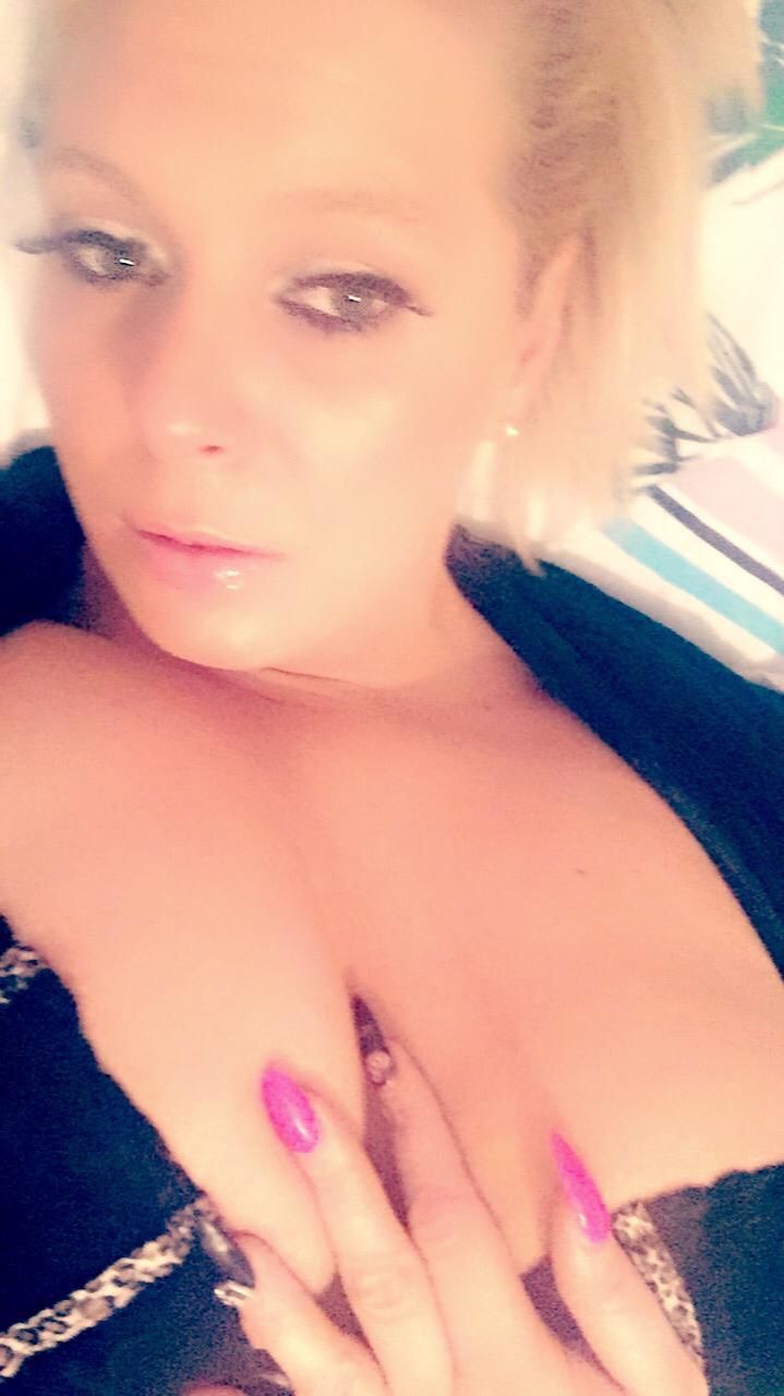 https://cdn.adultwork.com/gallery/G12/8502089.jpg