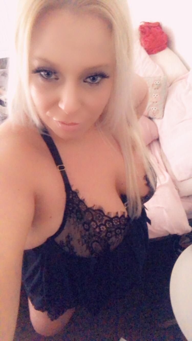 https://cdn.adultwork.com/gallery/G12/8502218.jpg