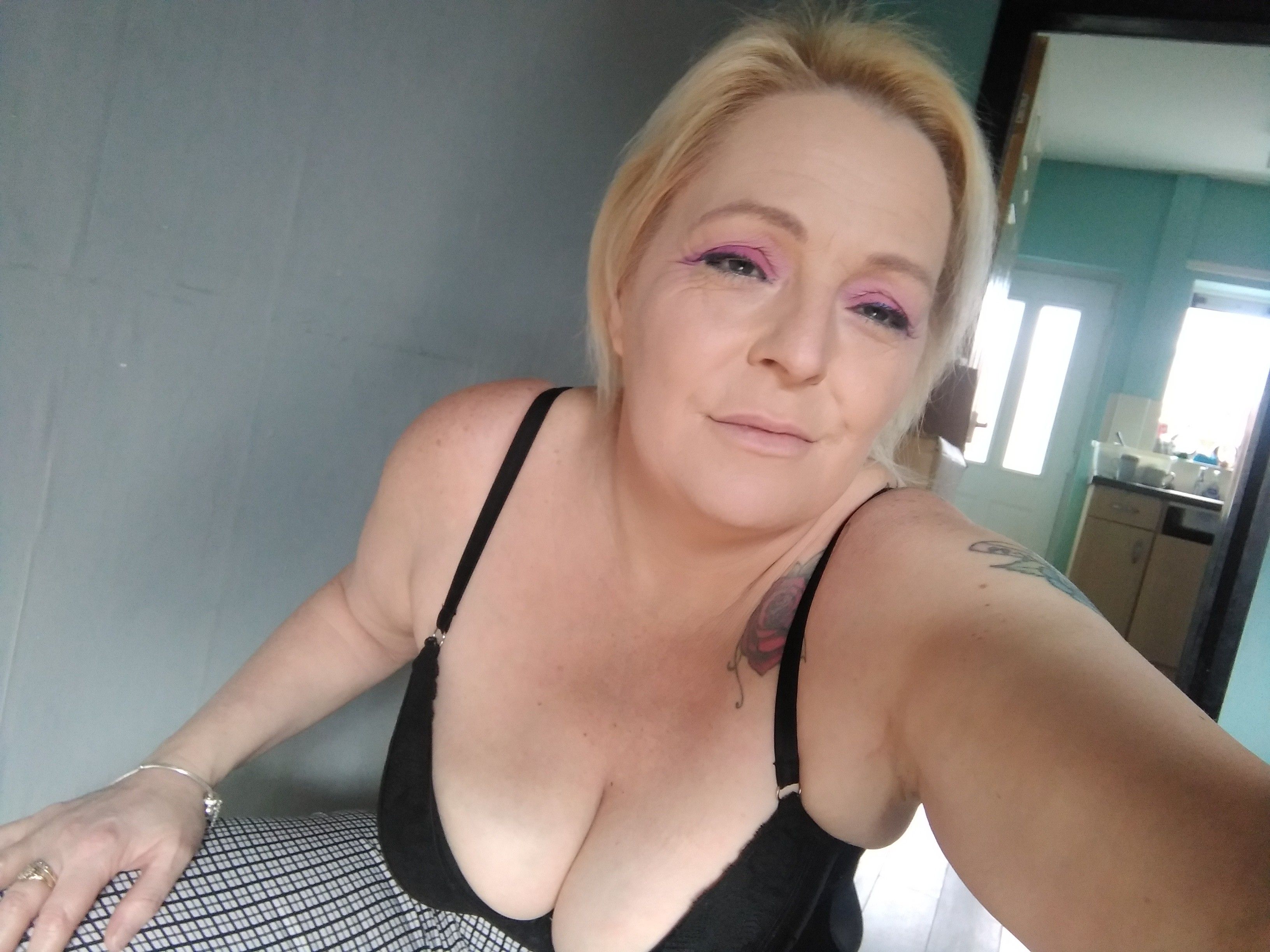 https://cdn.adultwork.com/gallery/G12/8503860.jpg