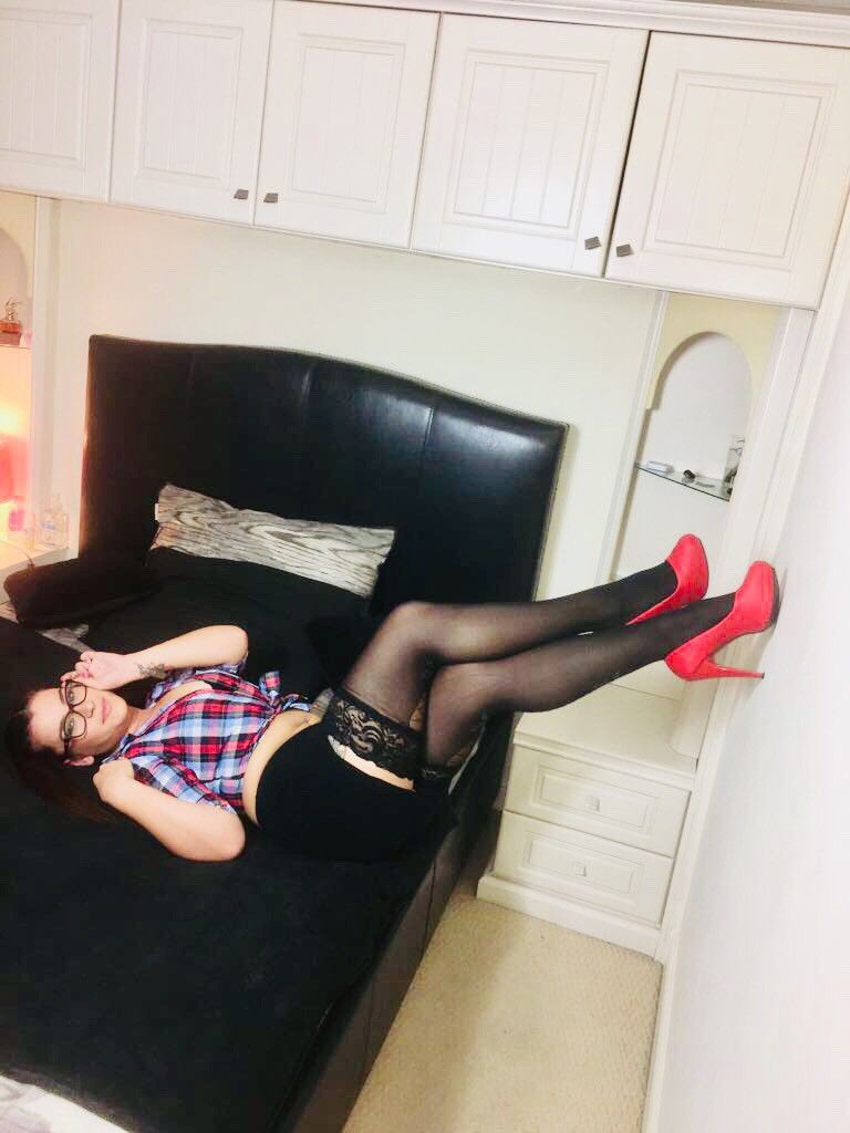 https://cdn.adultwork.com/gallery/G12/8504499.jpg