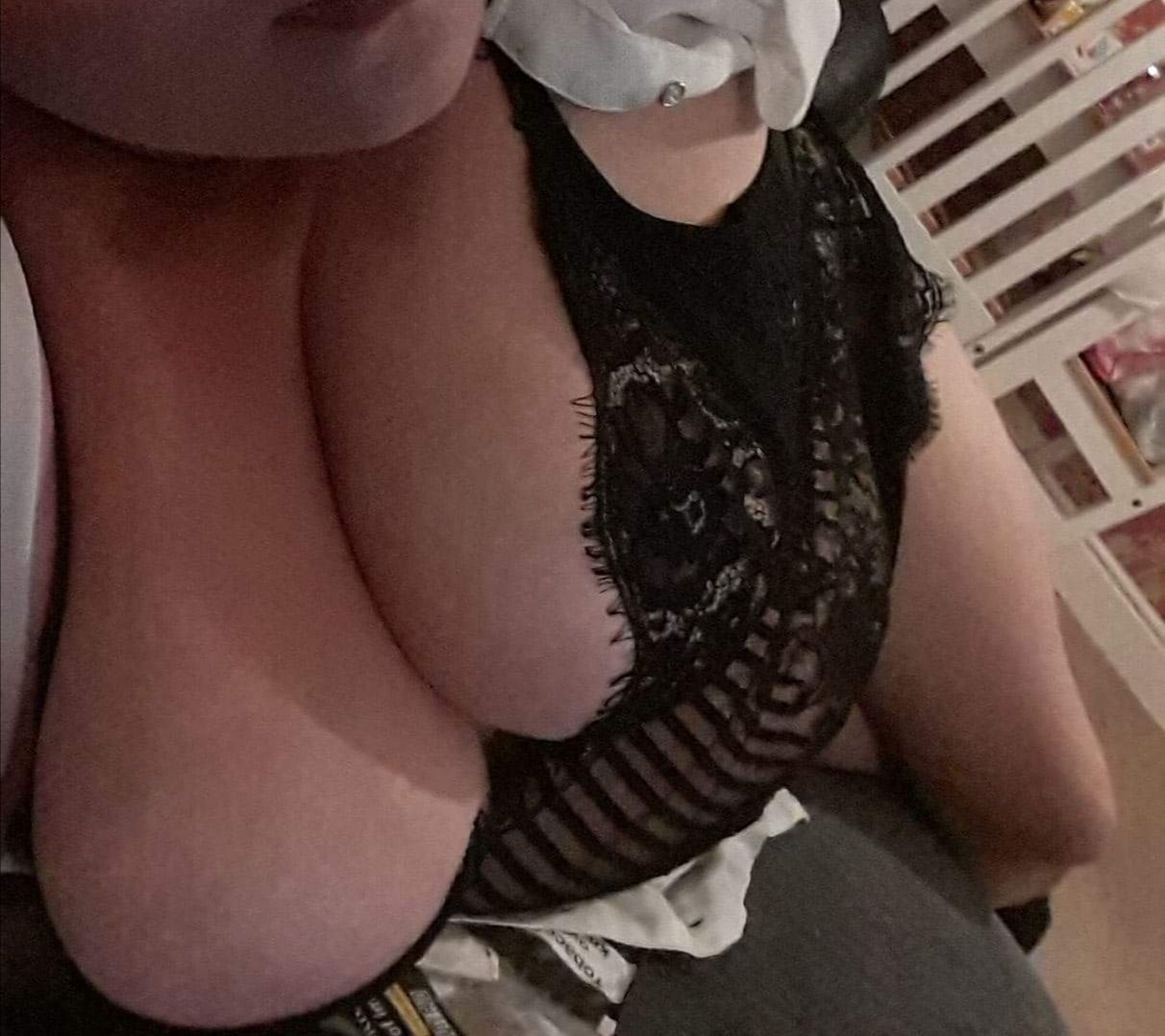 https://cdn.adultwork.com/gallery/G12/8504725.jpg