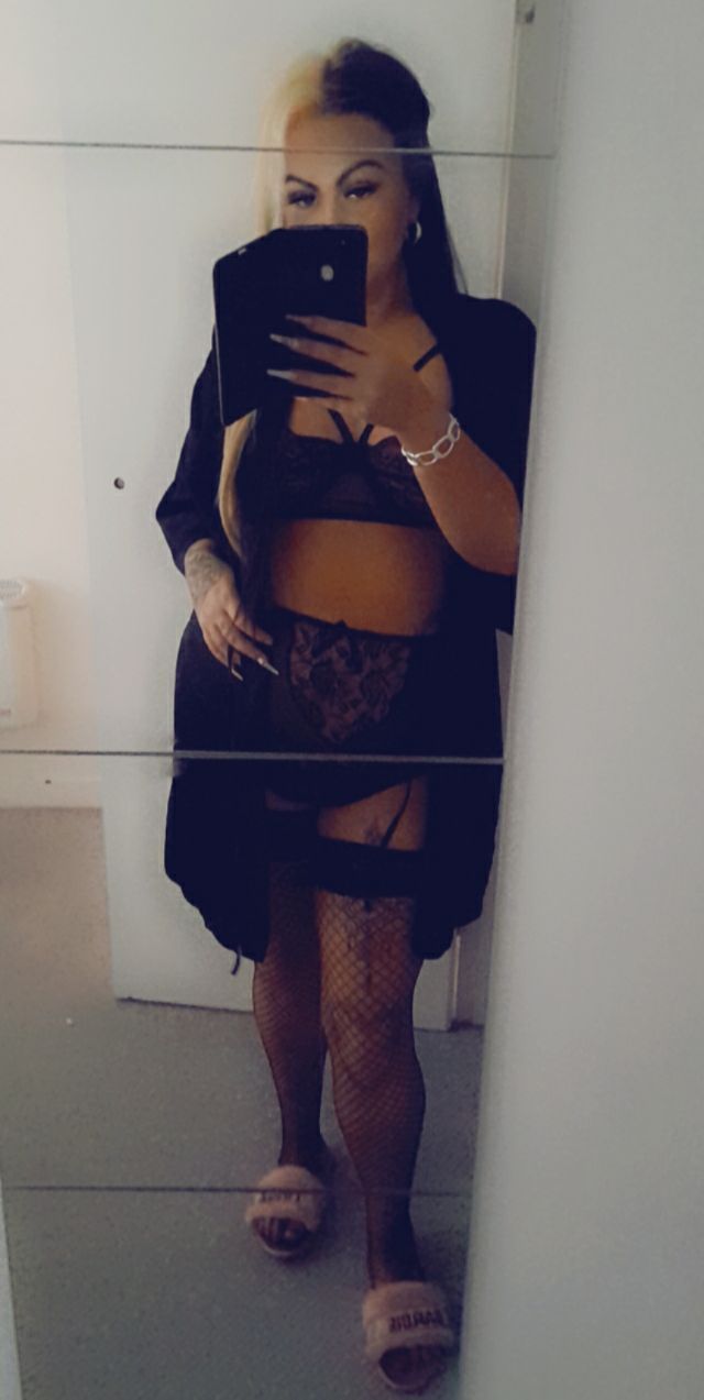 https://cdn.adultwork.com/gallery/G12/8505091.jpg