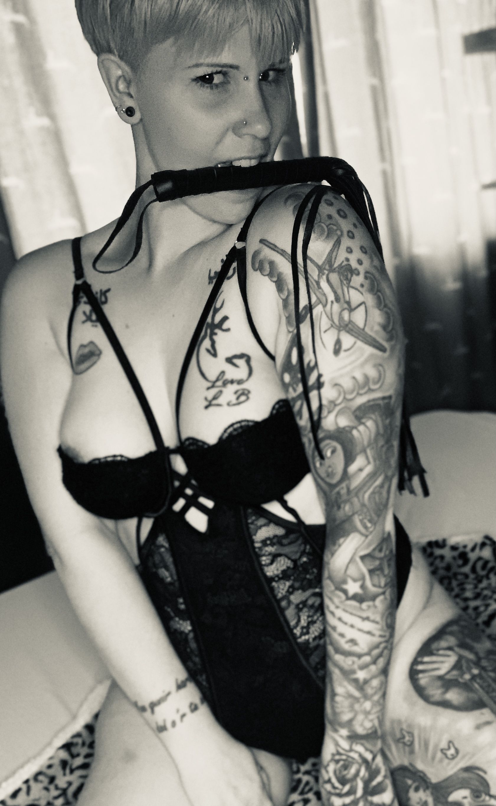 https://cdn.adultwork.com/gallery/G12/8505818.jpg