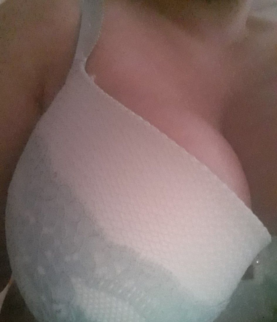 https://cdn.adultwork.com/gallery/G12/8506298.jpg