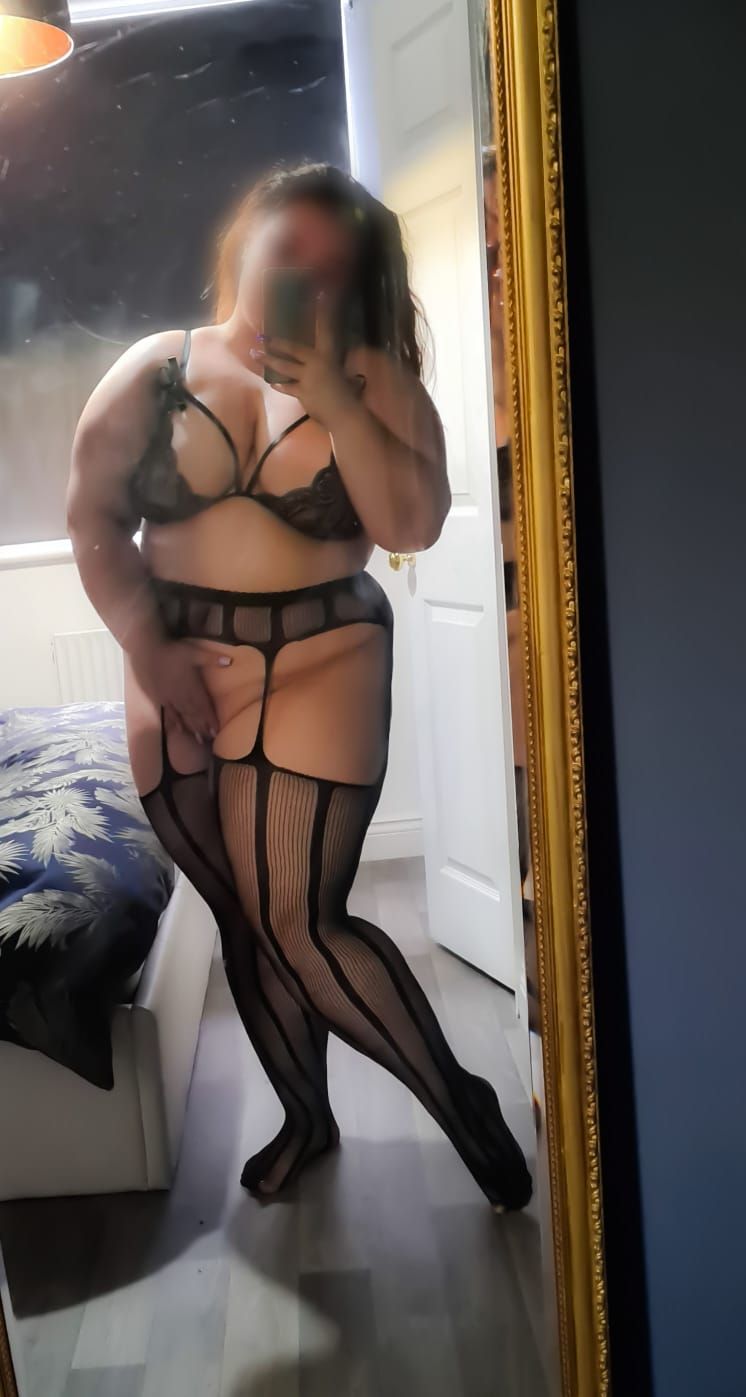 https://cdn.adultwork.com/gallery/G12/8506728.jpg