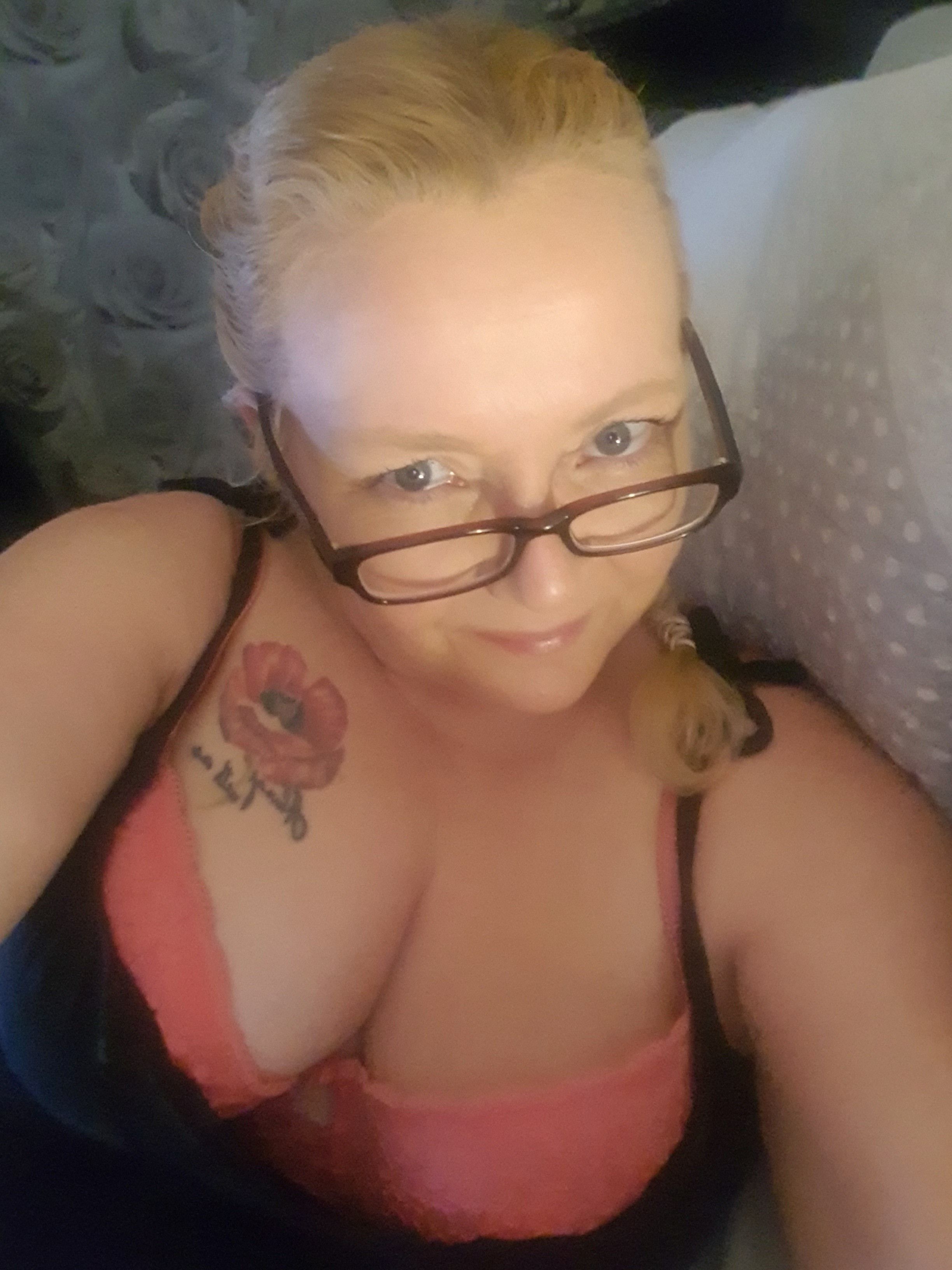 https://cdn.adultwork.com/gallery/G12/8506760.jpg