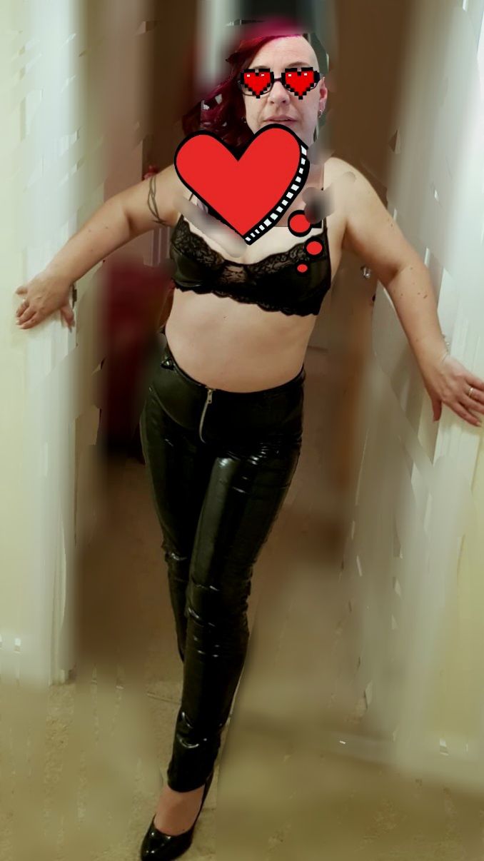 https://cdn.adultwork.com/gallery/G12/8507285.jpg