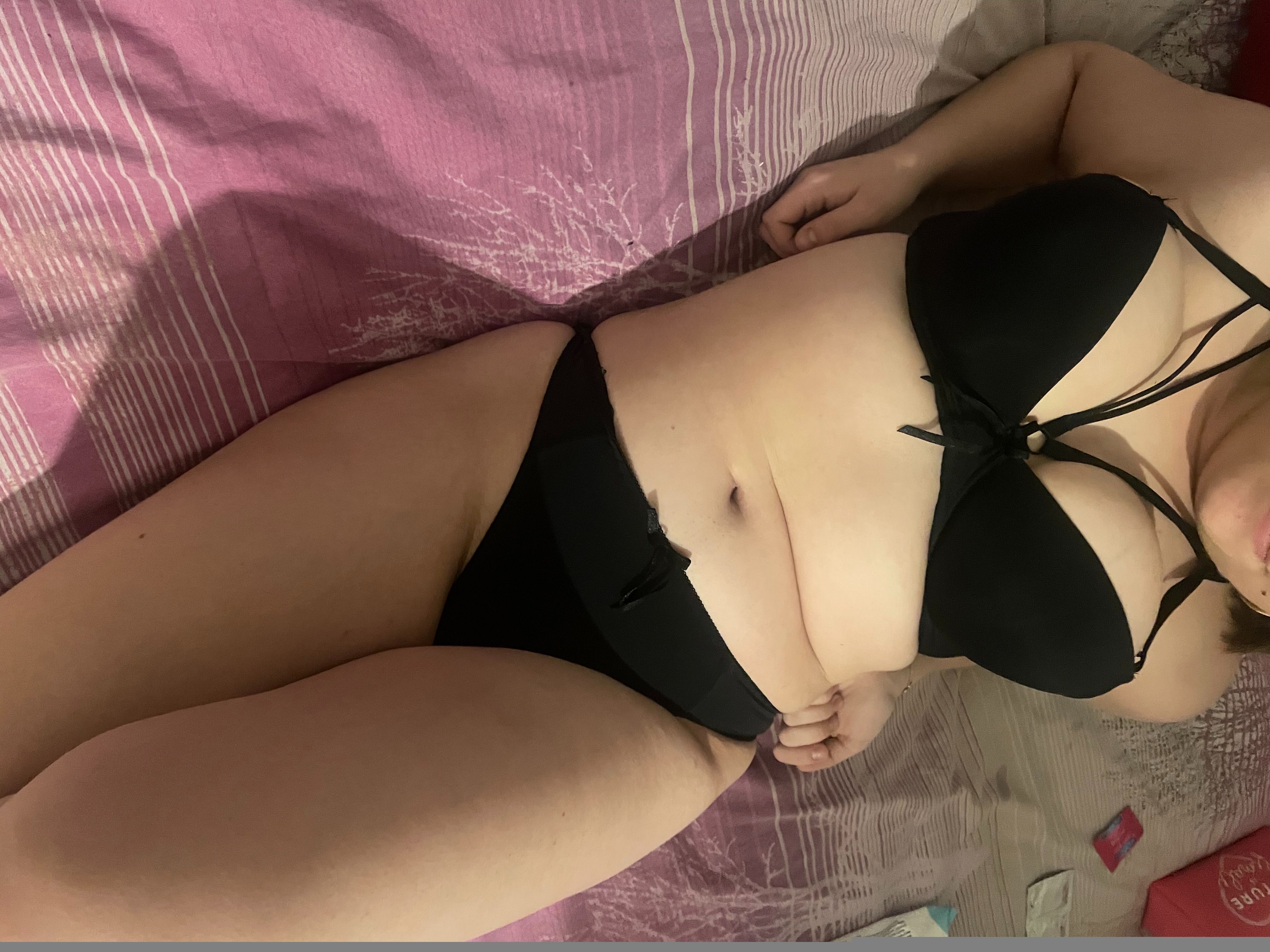 https://cdn.adultwork.com/gallery/G12/8507584.jpg