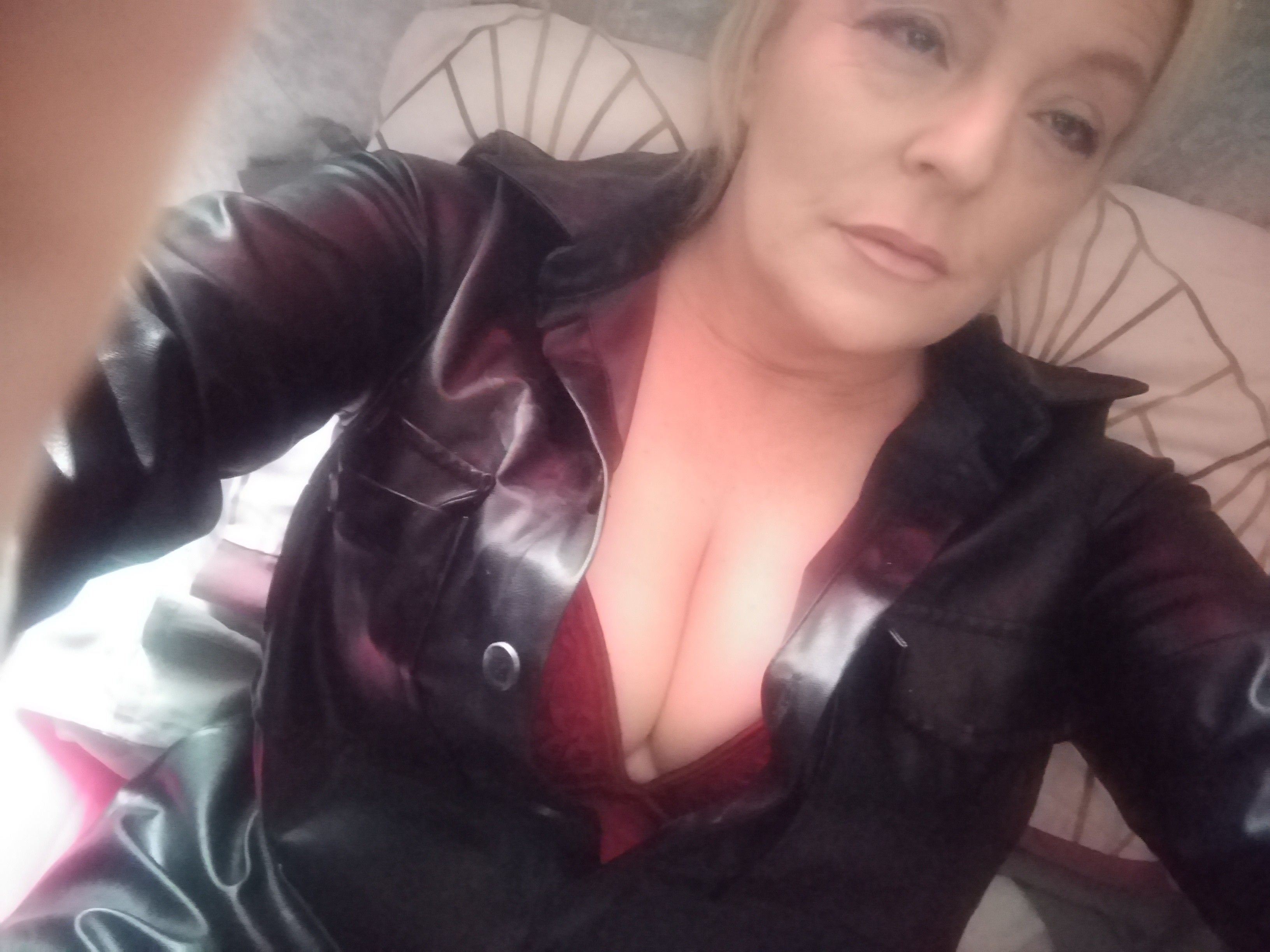 https://cdn.adultwork.com/gallery/G12/8507620.jpg